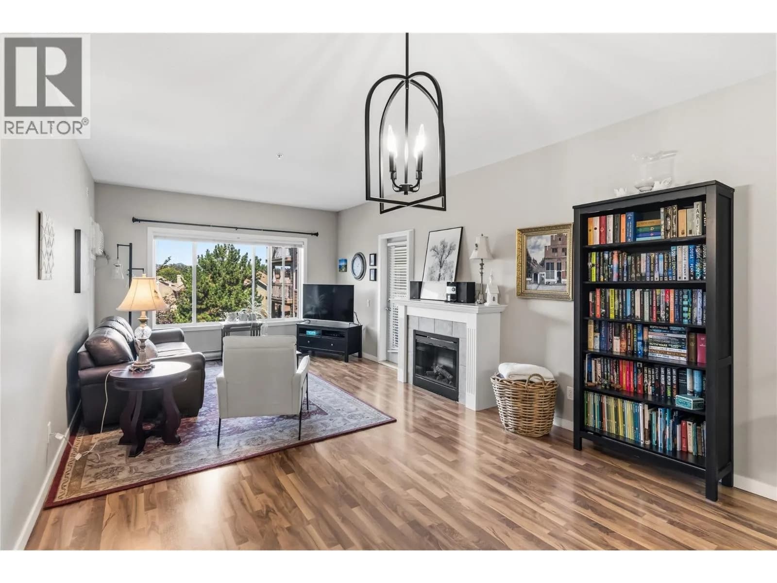 #301 688 Lequime Road, Kelowna, BC photo 2