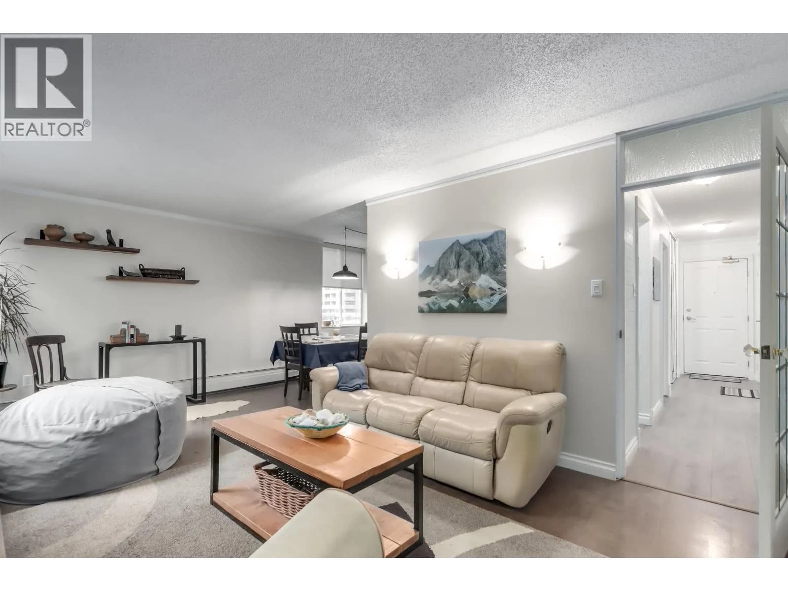 #303 2004 FULLERTON AVENUE, North Vancouver, BC photo 5