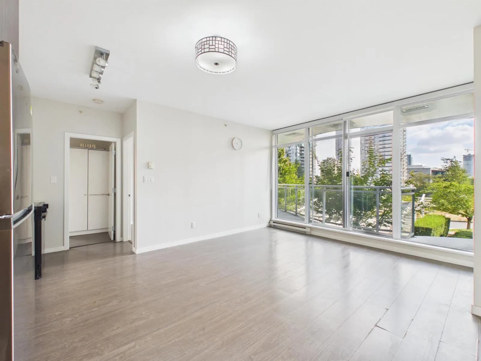 #202 13303 103A AVENUE, Surrey, BC photo 5