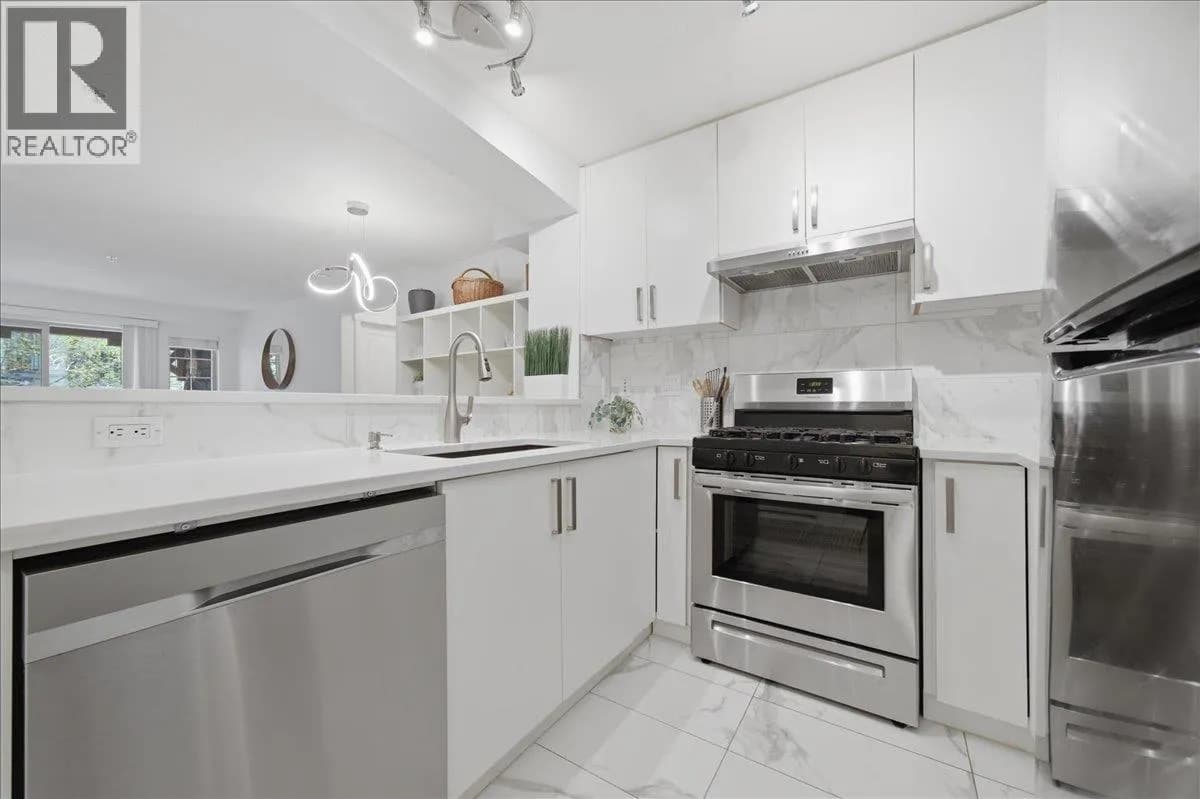 #310 2966 SILVER SPRINGS BOULEVARD, Coquitlam, BC photo 4