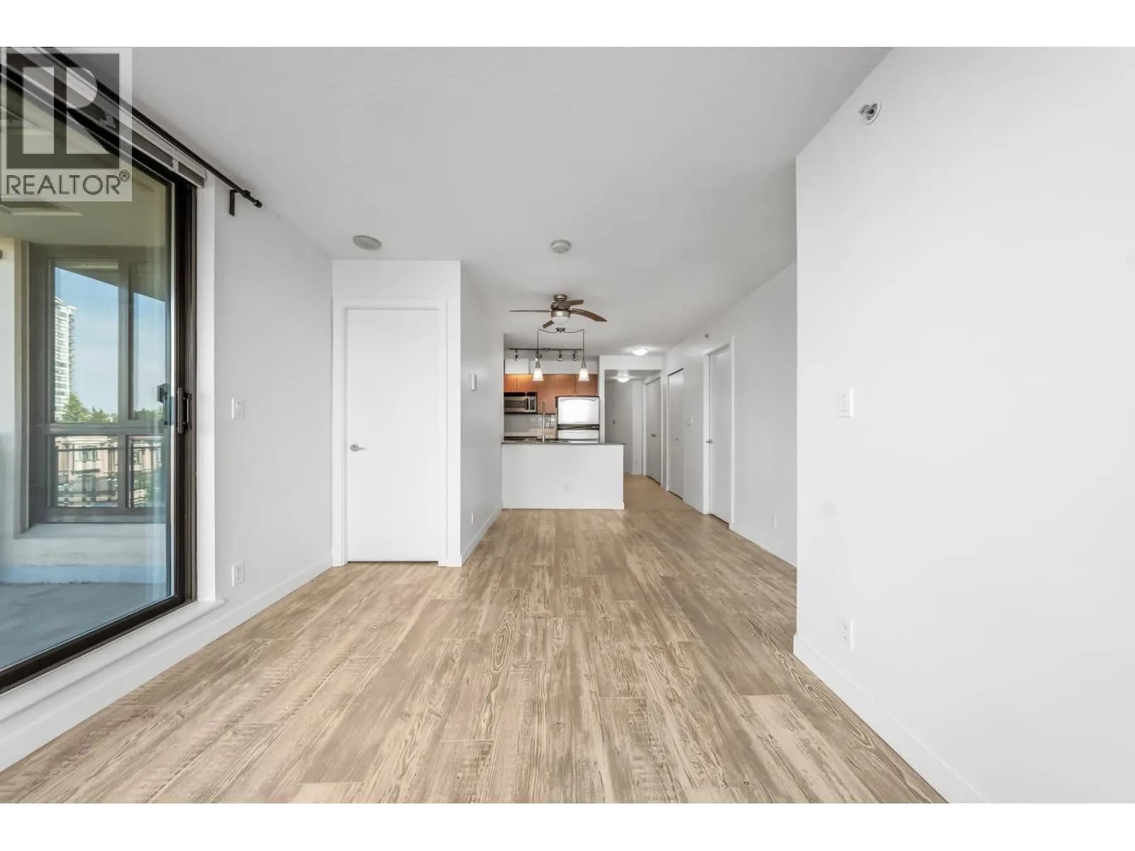 #601 813 AGNES STREET, New Westminster, BC photo 5