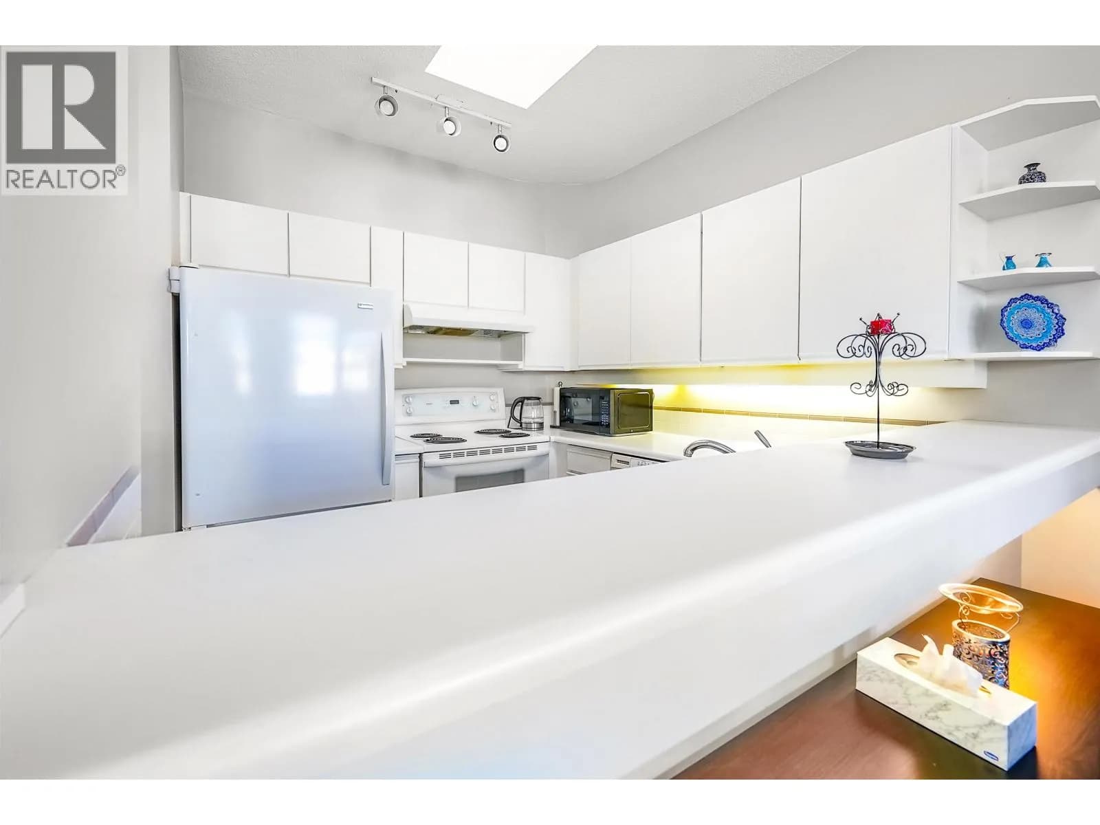 #309 125 W 18TH STREET, North Vancouver, BC photo 5