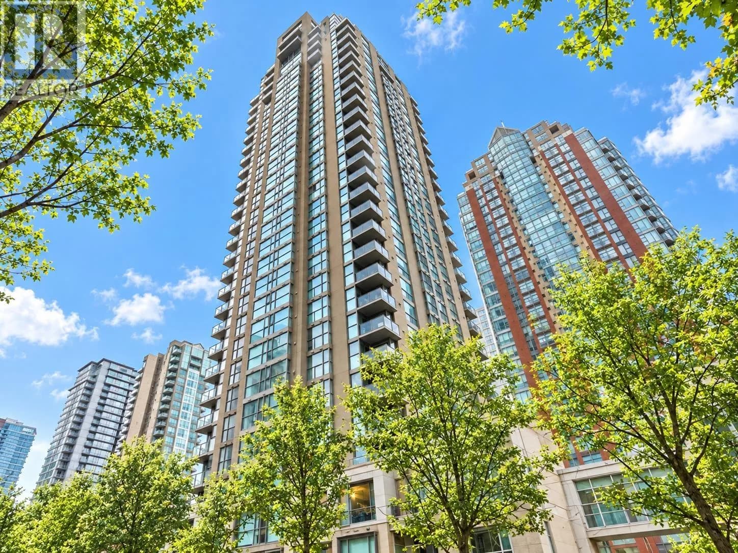 928 RICHARDS STREET, Vancouver