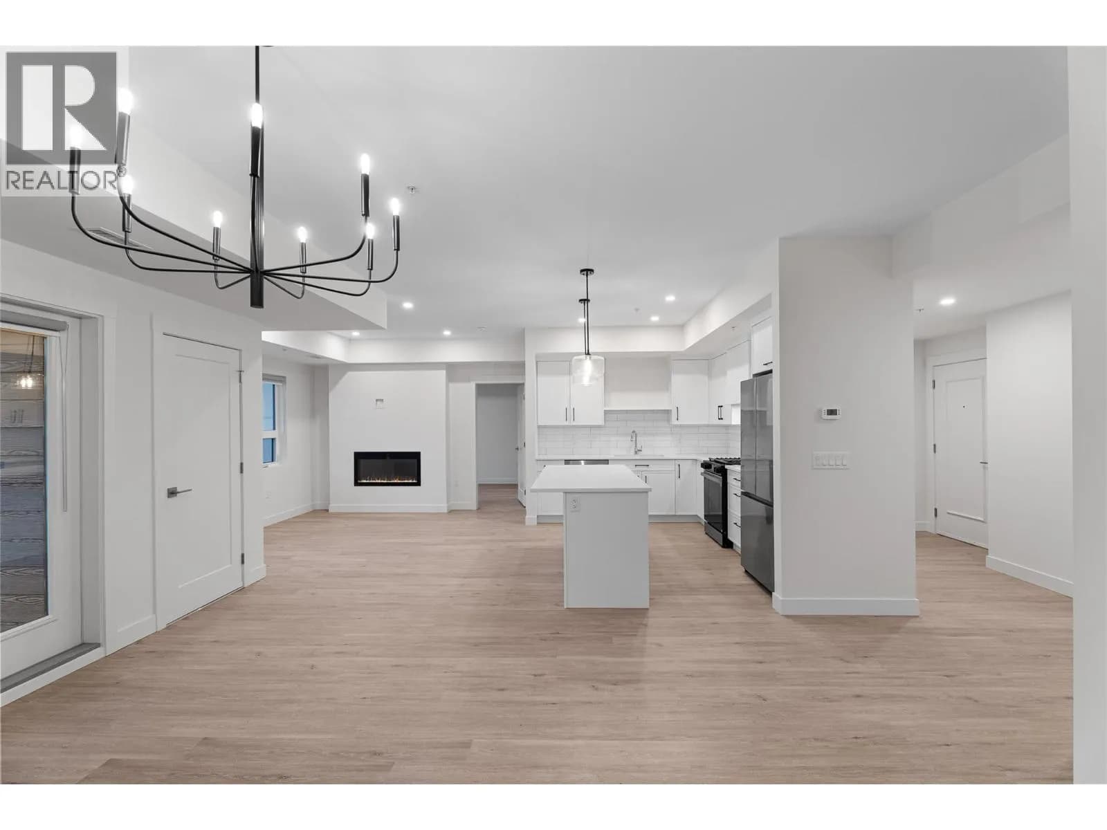 #308 1844 Qu'Appelle Boulevard, Kamloops, BC photo 4
