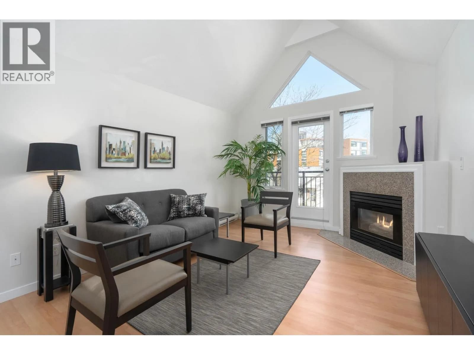 #301 1928 E 11TH AVENUE, Vancouver, BC photo 3