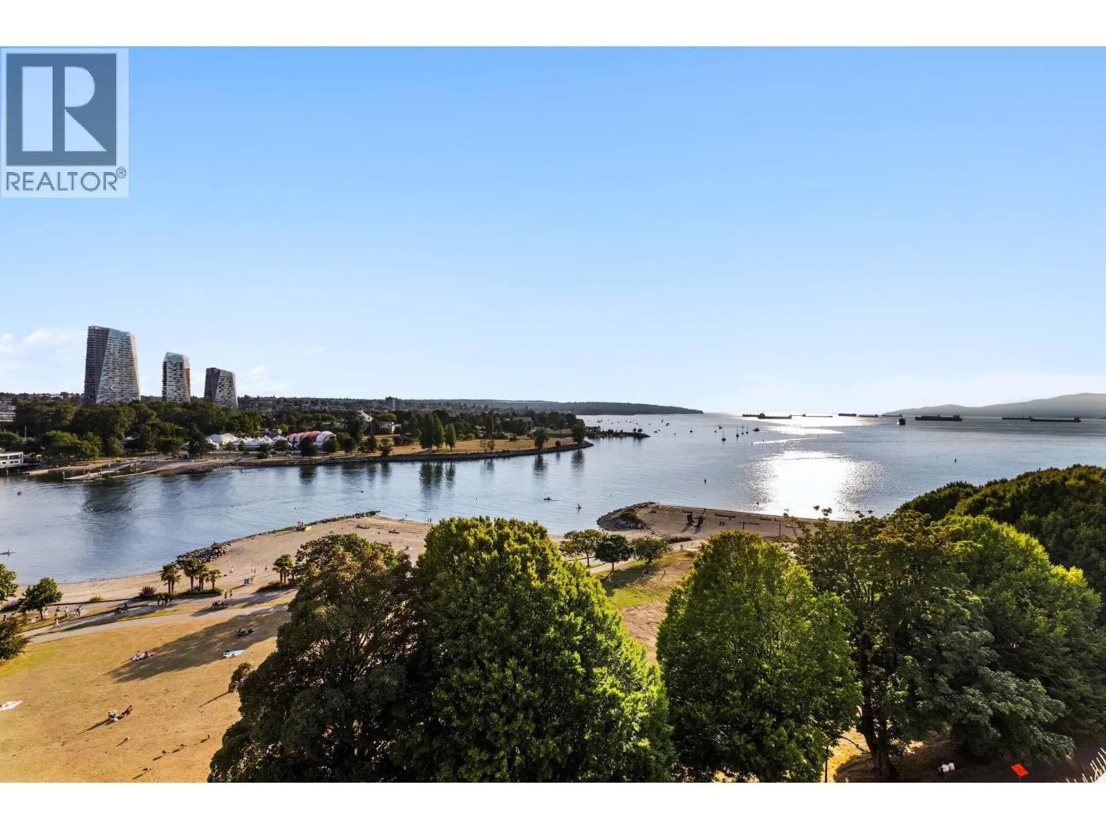 #901 1233 BEACH AVENUE, Vancouver, BC photo 2