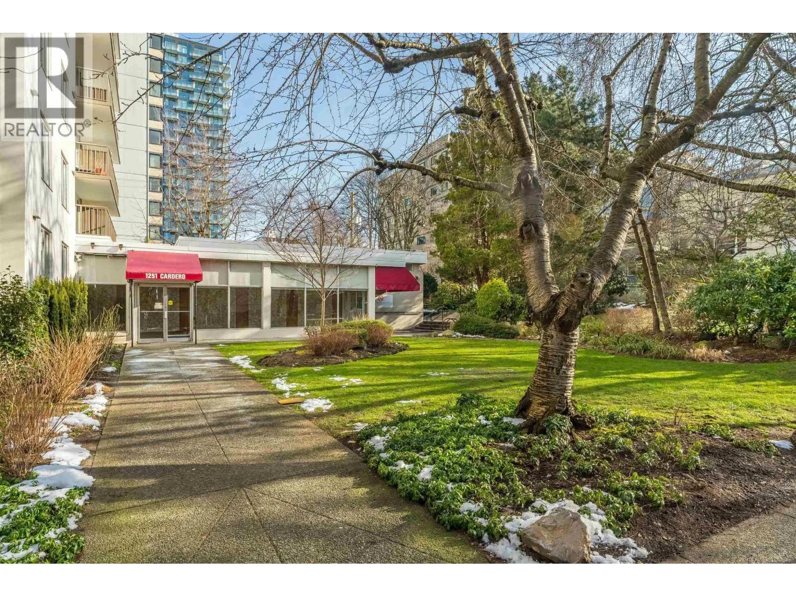 #605 1251 CARDERO STREET, Vancouver, BC photo 2