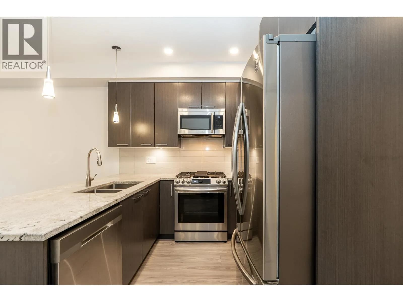 #208 2356 WELCHER AVENUE, Port Coquitlam, BC photo 3