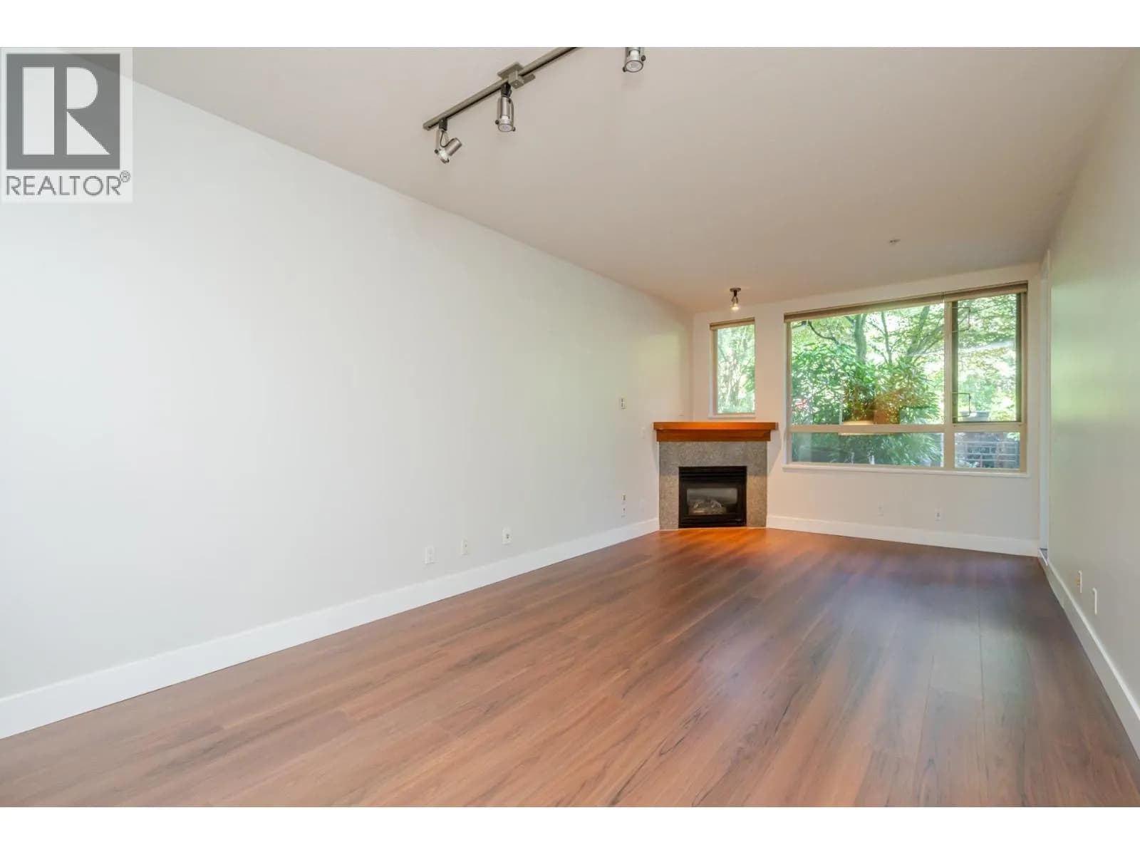 #204 580 RAVEN WOODS DRIVE, North Vancouver, BC photo 4