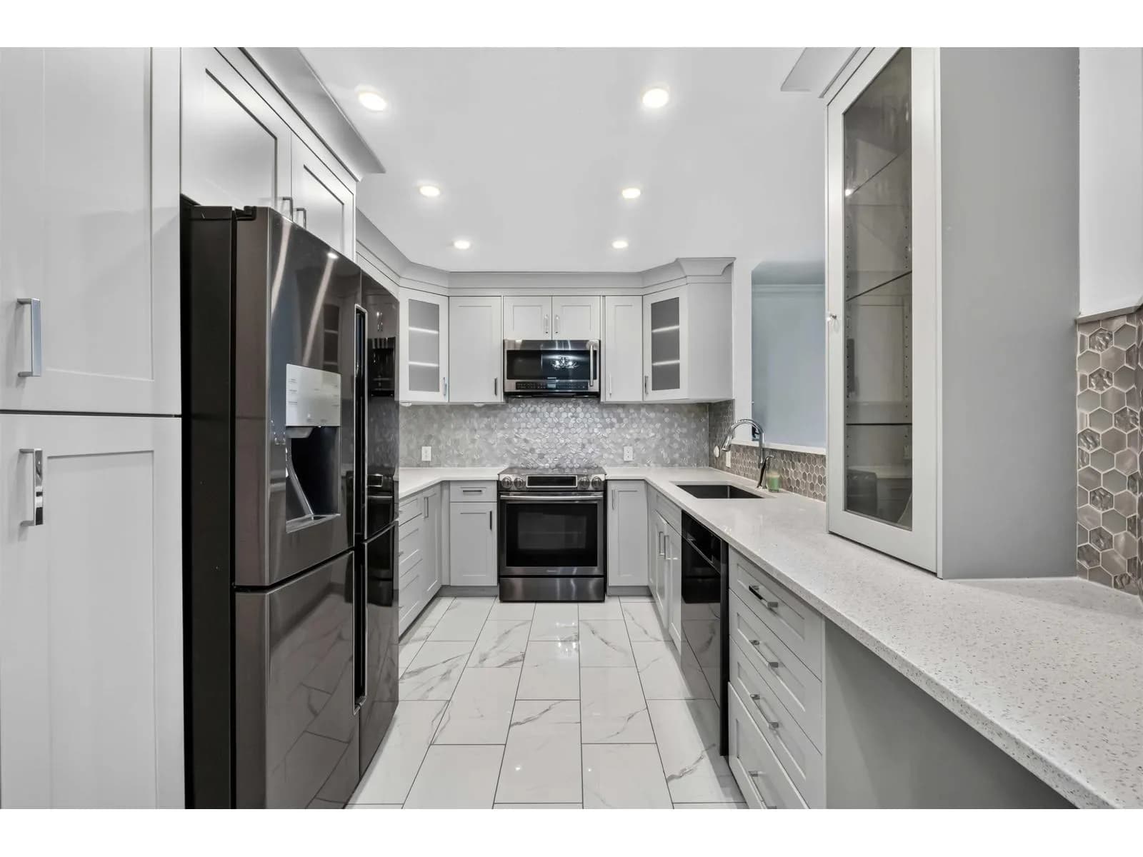 #404 13680 84 AVENUE, Surrey, BC photo 3