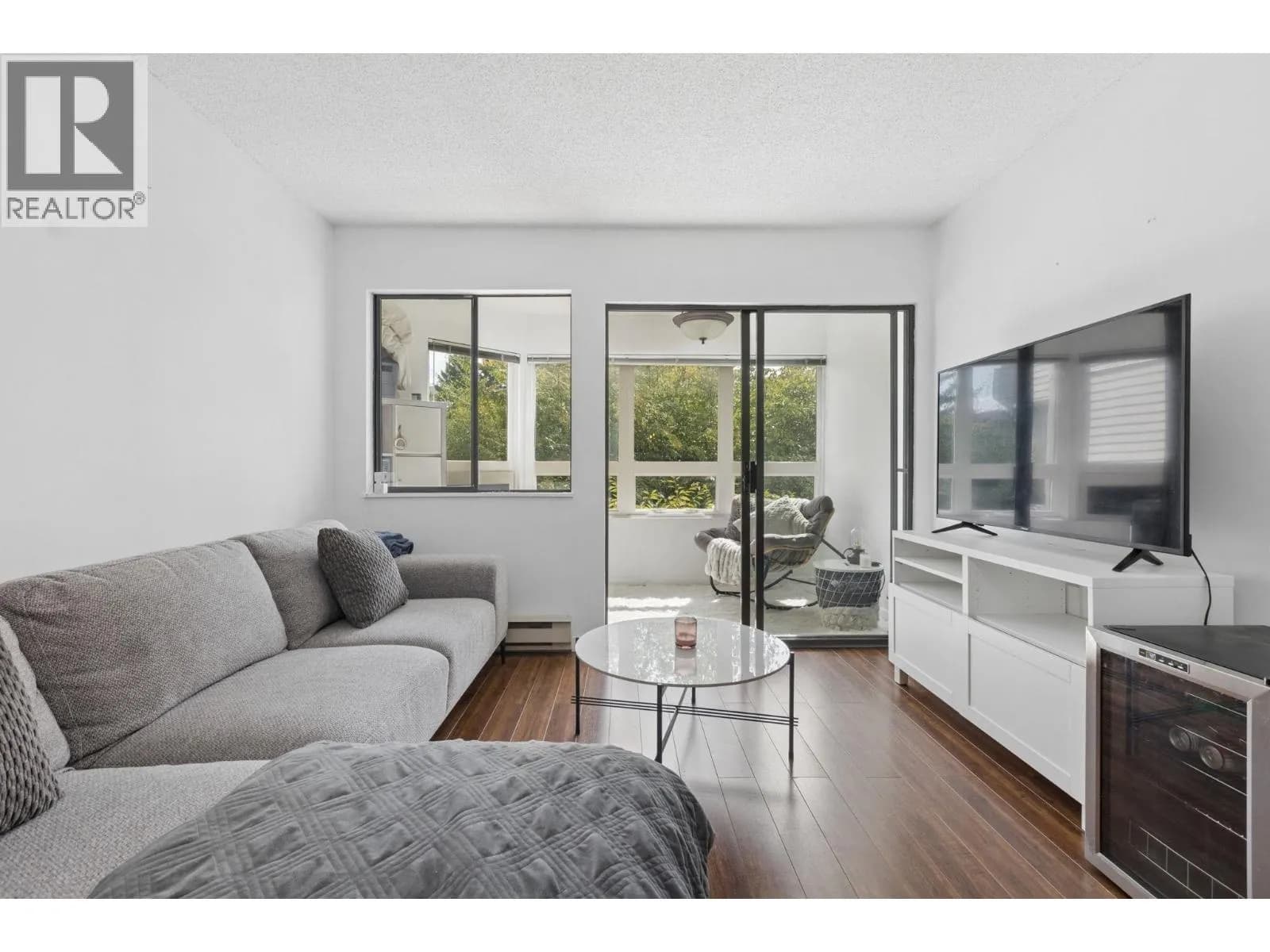 #204 1155 ROSS RD, North Vancouver, BC photo 2