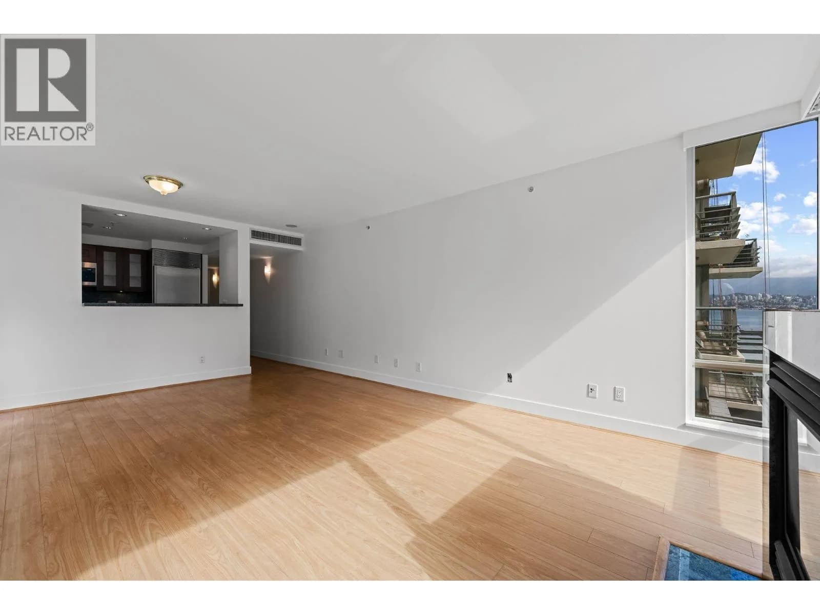#505 590 NICOLA STREET, Vancouver, BC photo 4