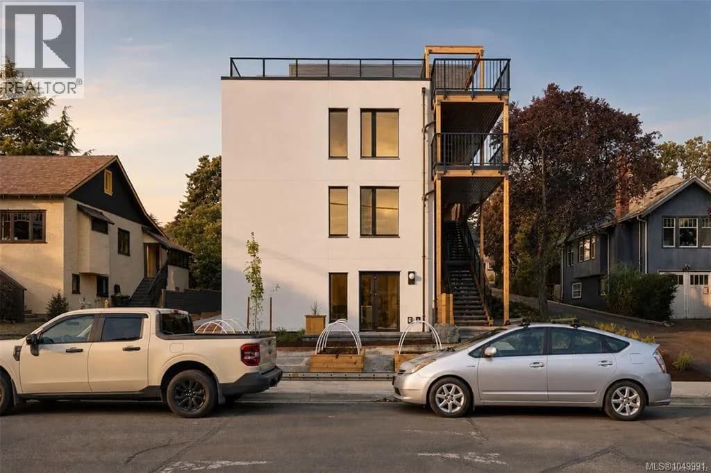958 Wollaston St, Esquimalt