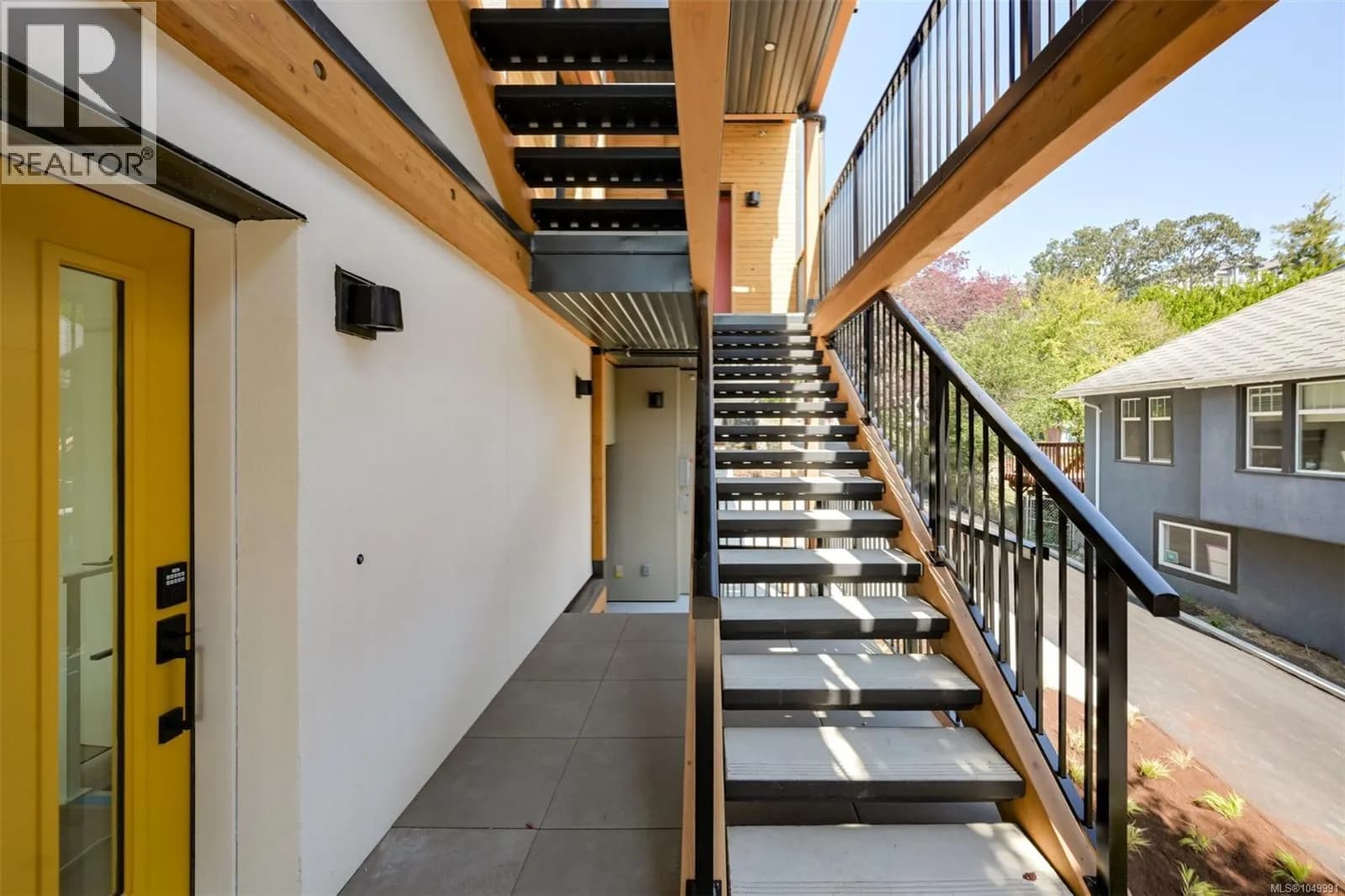 #2 958 Wollaston St, Esquimalt, BC photo 3