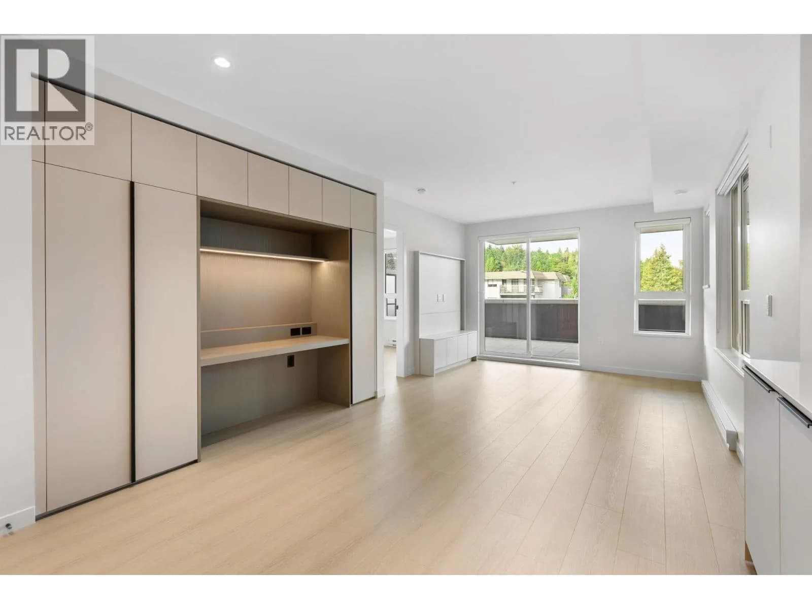 #213 2015 ST. JOHNS STREET, Port Moody, BC photo 2