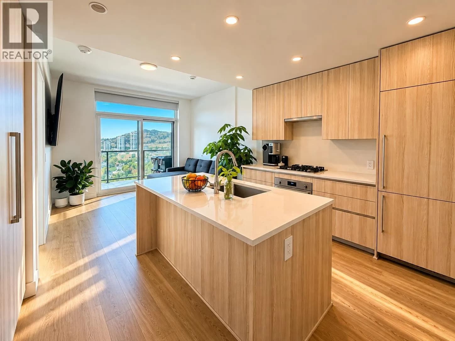 #1901 238 Leon Avenue, Kelowna, BC photo 3