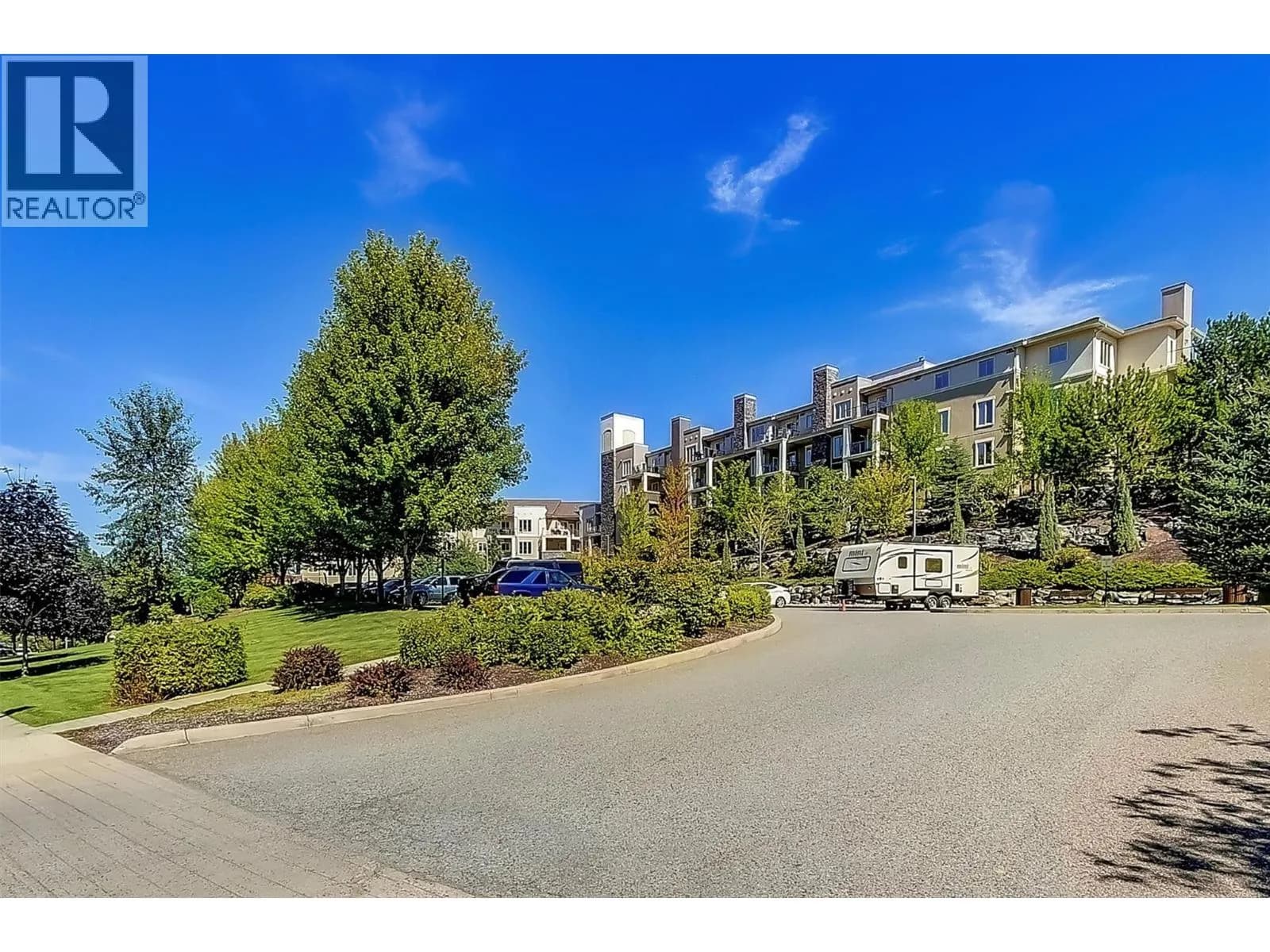 #1417 1875 Country Club Drive, Kelowna, BC photo 3