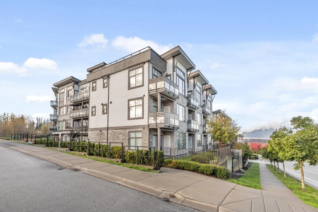 9983 E BARNSTON DRIVE, Surrey