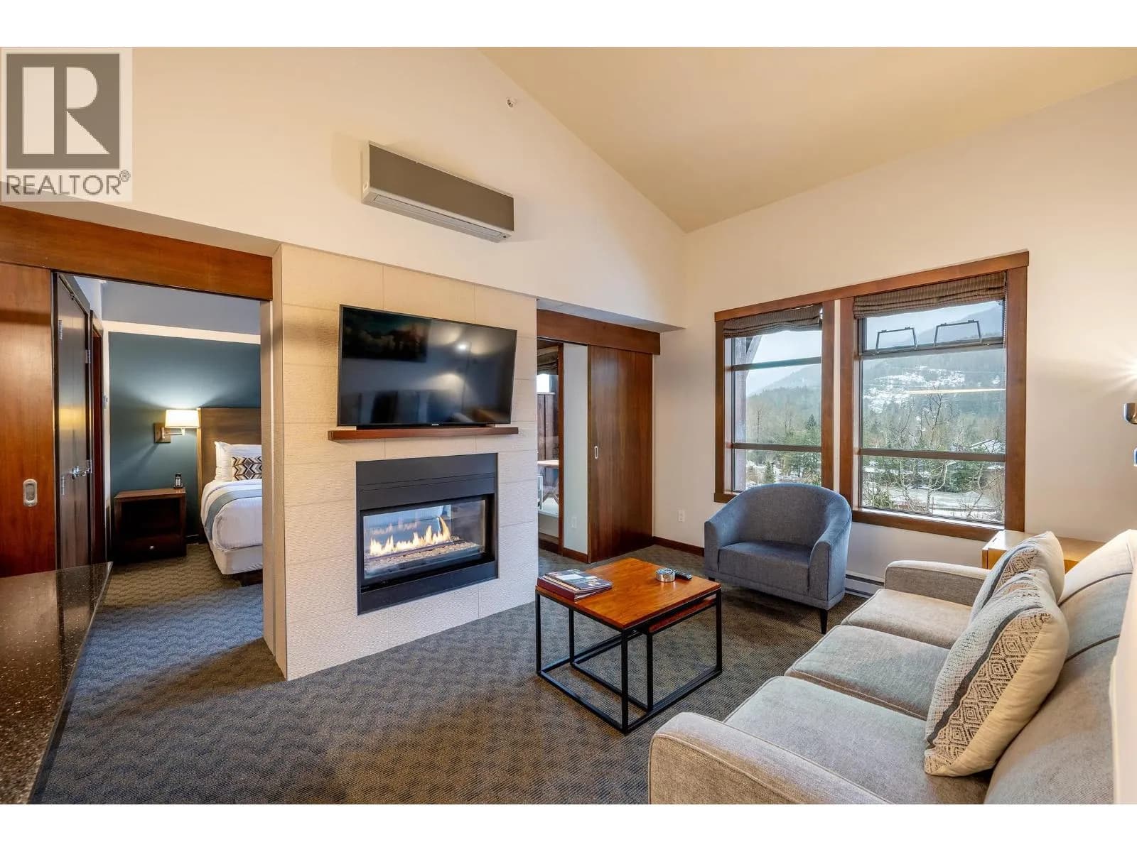 2020 LONDON LANE, Whistler