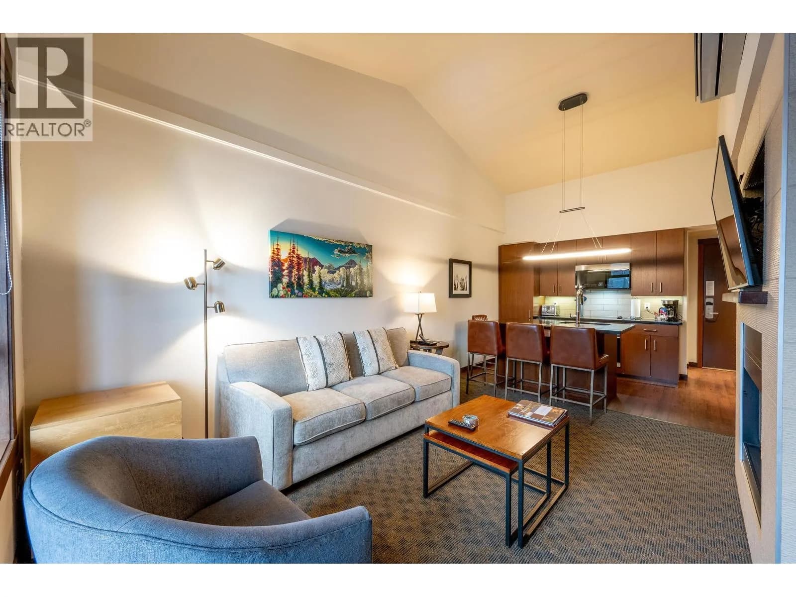 #414A 2020 LONDON LANE, Whistler, BC photo 3