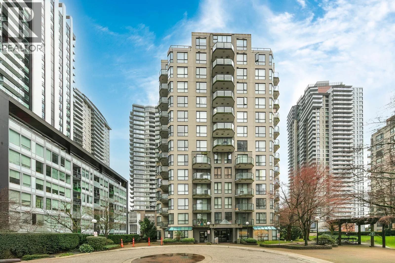 828 AGNES STREET, New Westminster