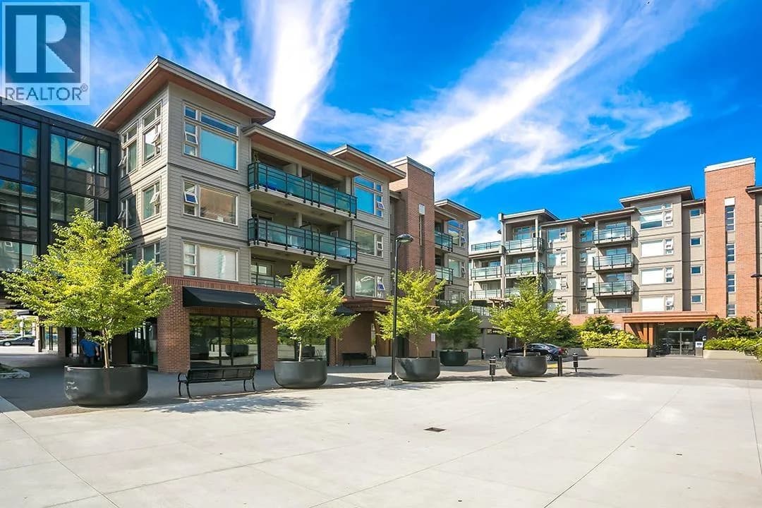 1673 LLOYD AVENUE, North Vancouver