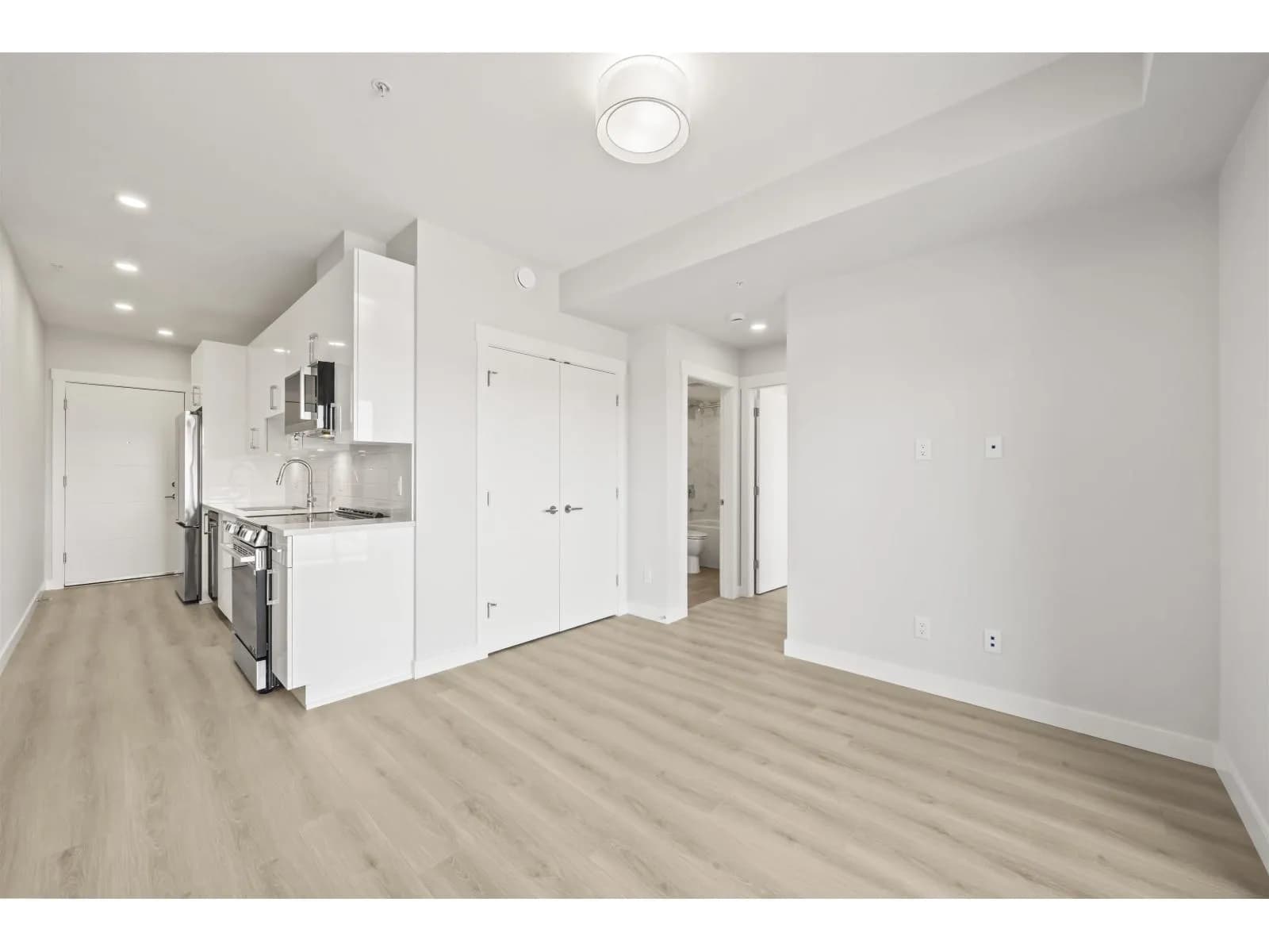 #501 8423 CEDAR STREET, Mission, BC photo 2