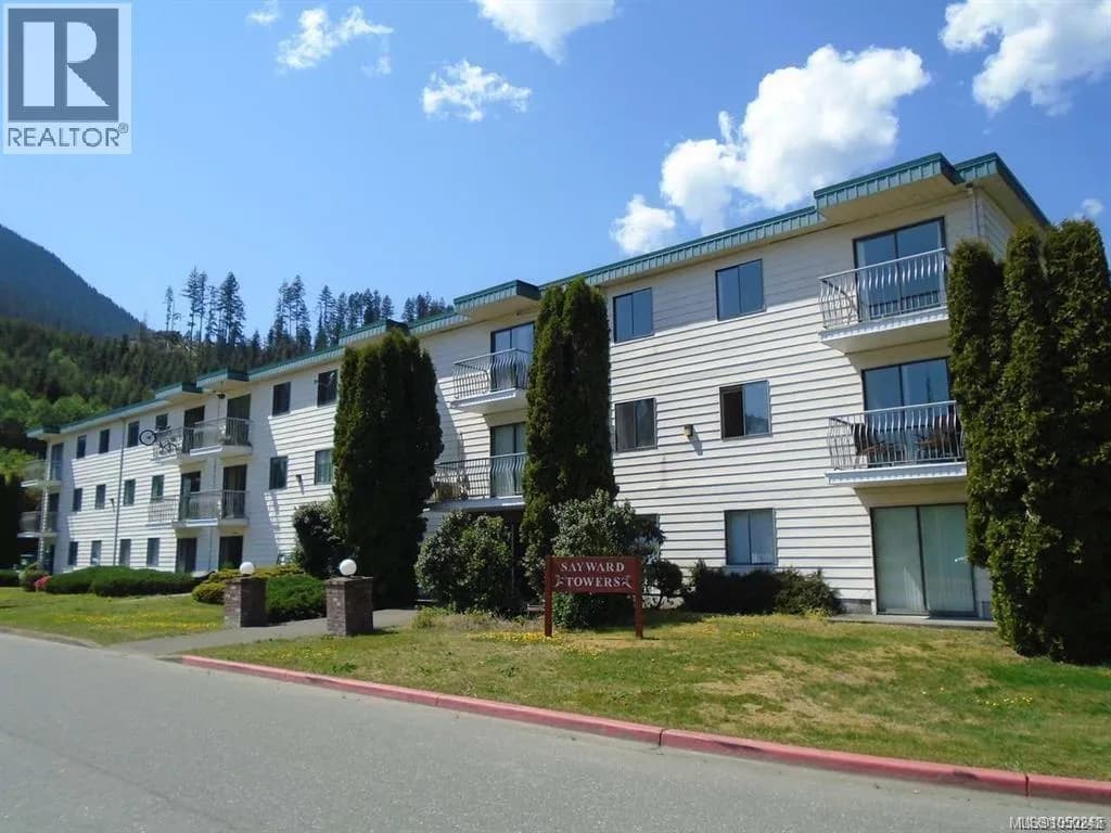 611 MacMillan Dr, Sayward