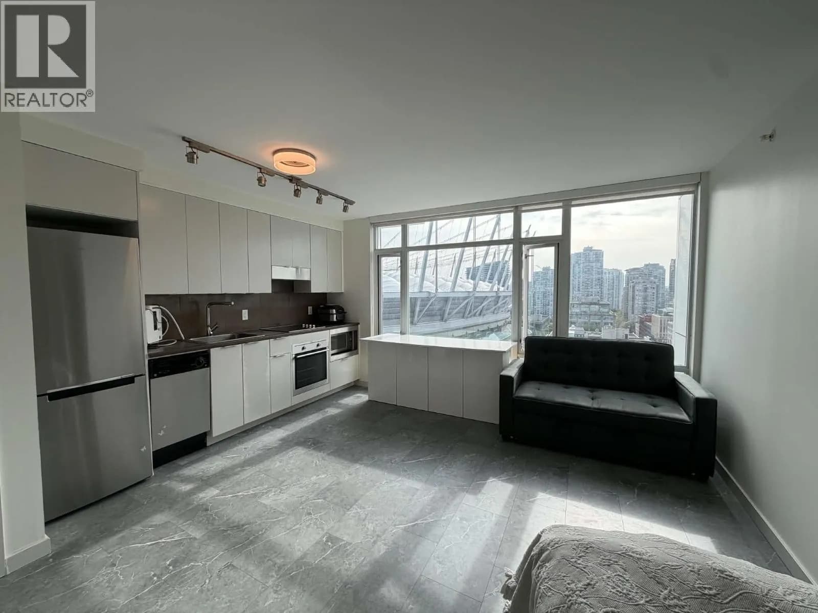 #1606 161 W GEORGIA STREET, Vancouver, BC photo 2