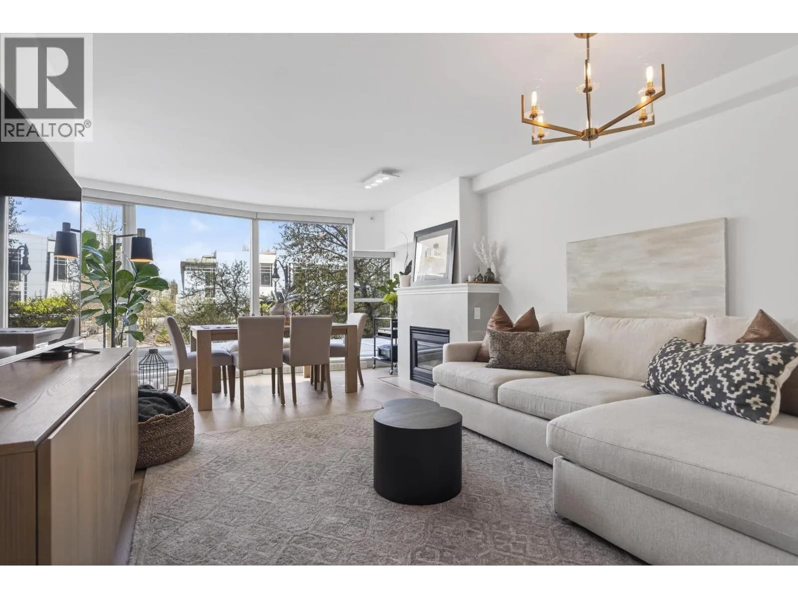 #305 560 CARDERO STREET, Vancouver, BC photo 2