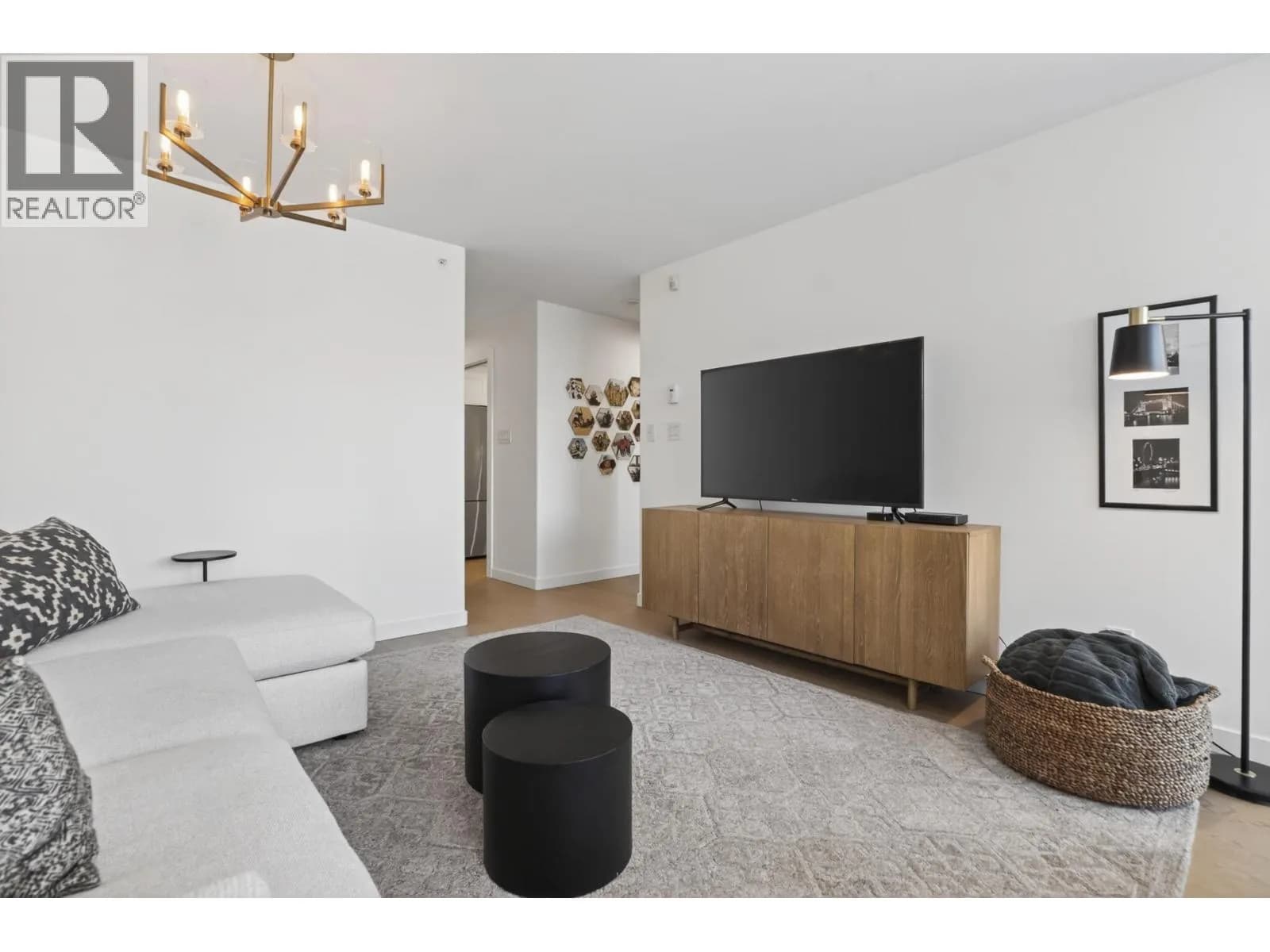 #305 560 CARDERO STREET, Vancouver, BC photo 4
