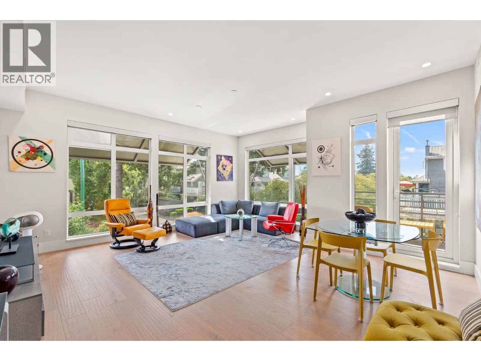 1591 BOWSER AVENUE, North Vancouver