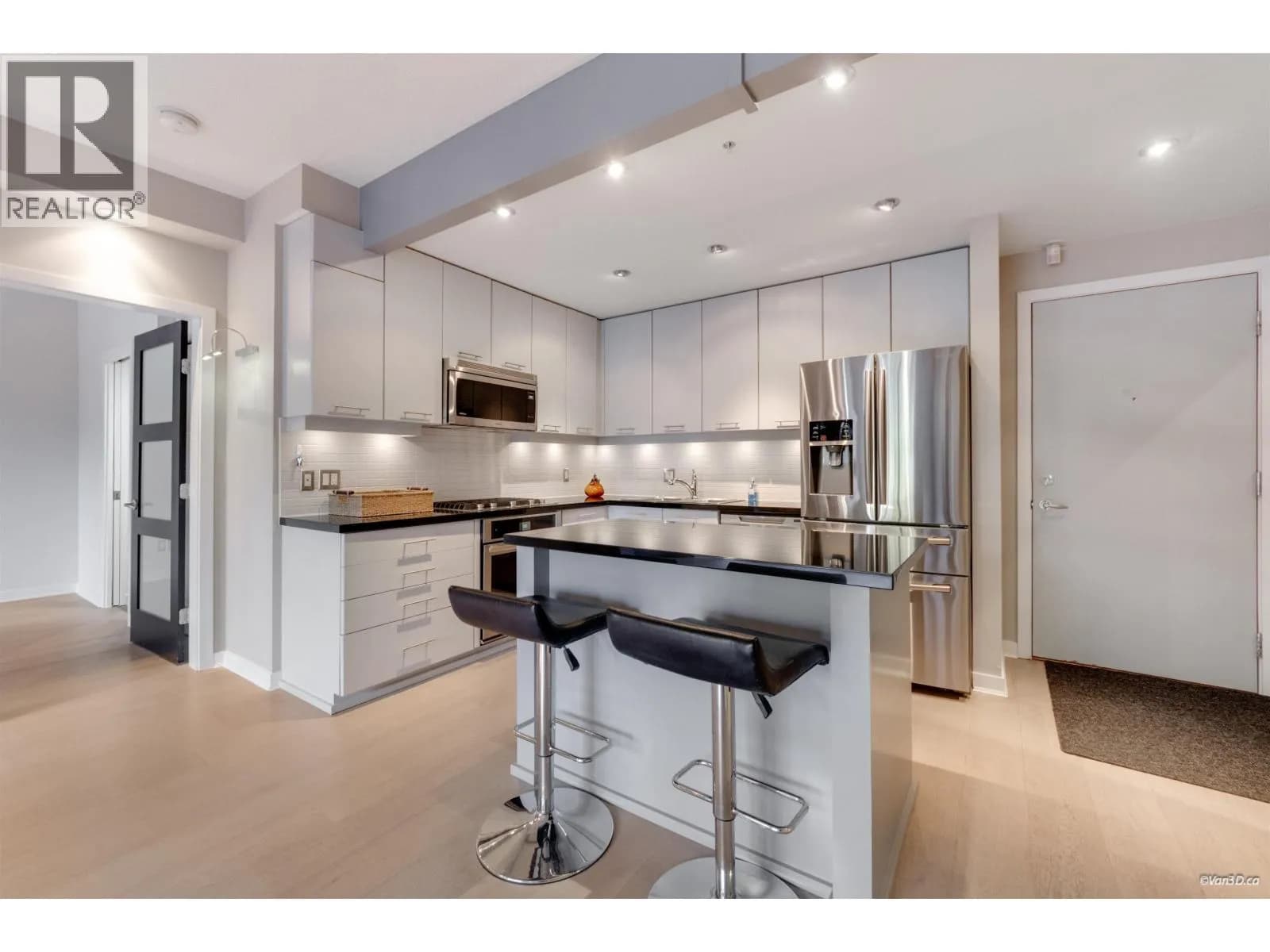 530 RAVEN WOODS DRIVE, North Vancouver
