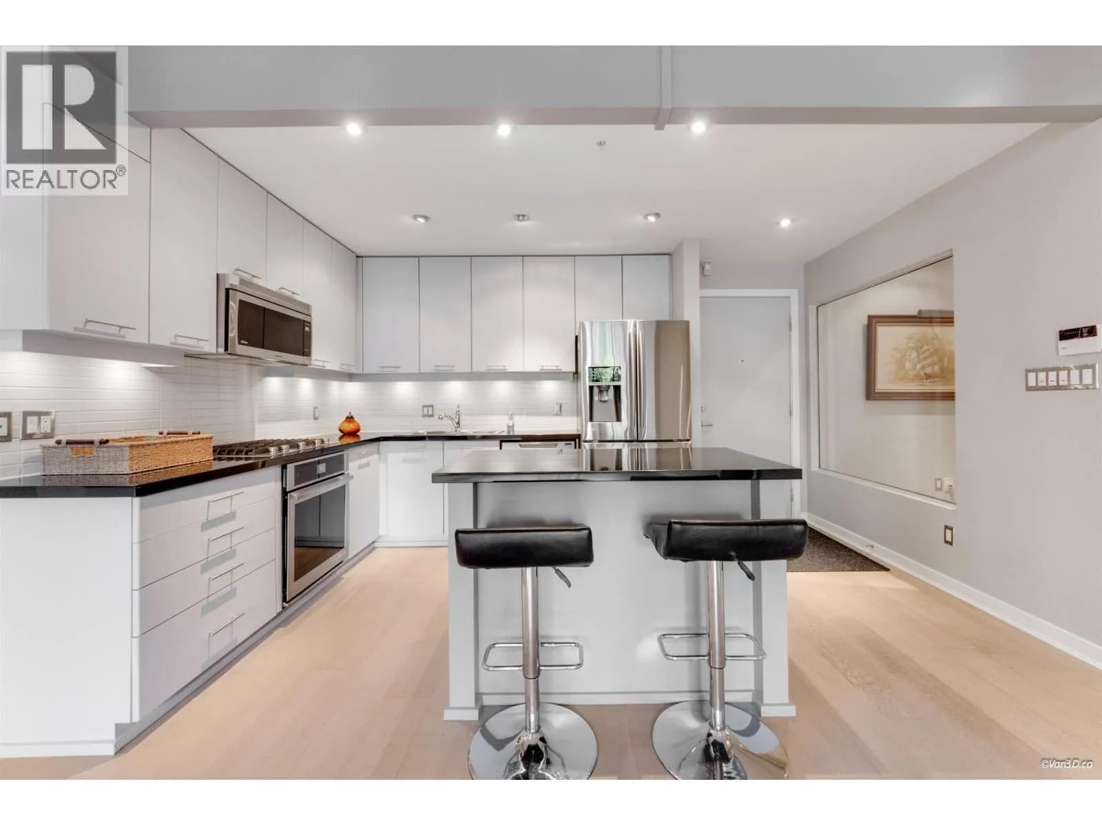 #210 530 RAVEN WOODS DRIVE, North Vancouver, BC photo 2