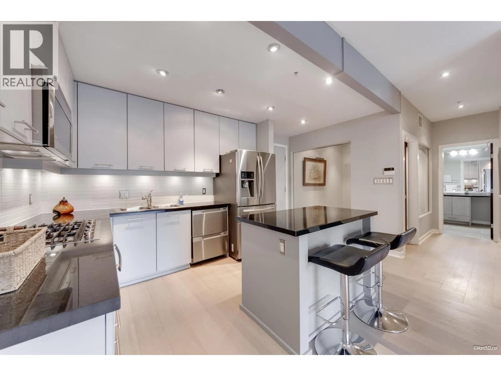 #210 530 RAVEN WOODS DRIVE, North Vancouver, BC photo 4