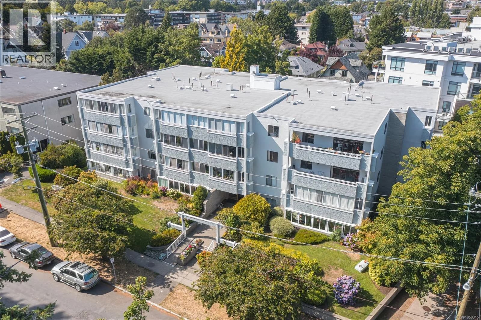 #101 1050 Park Blvd, Victoria, BC photo 1
