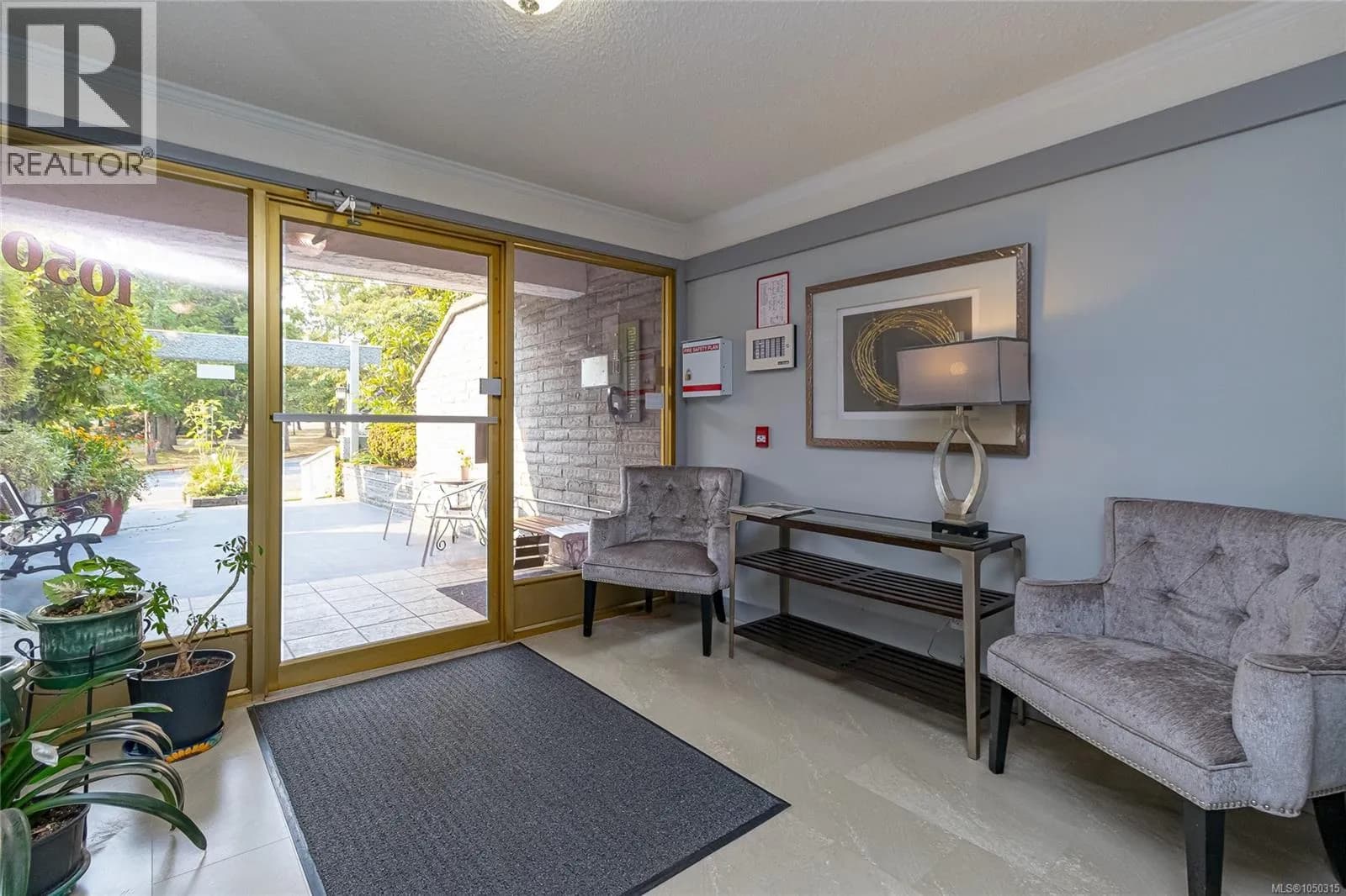 #101 1050 Park Blvd, Victoria, BC photo 5