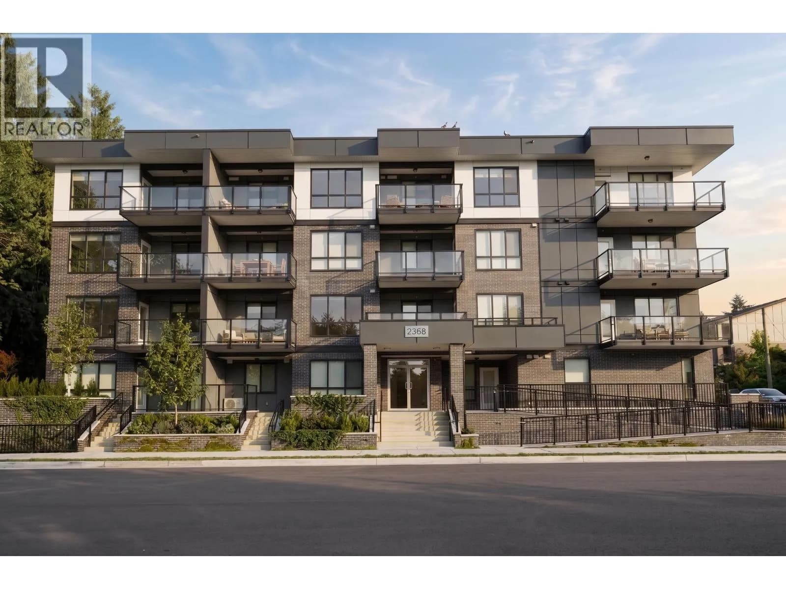 #402 2368 SHAUGHNESSY STREET, Port Coquitlam, BC photo 2