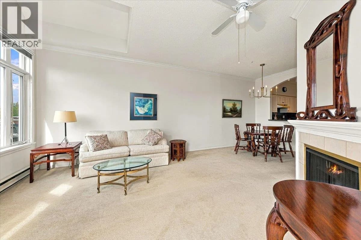 #403 121 W 29TH STREET, North Vancouver, BC photo 5
