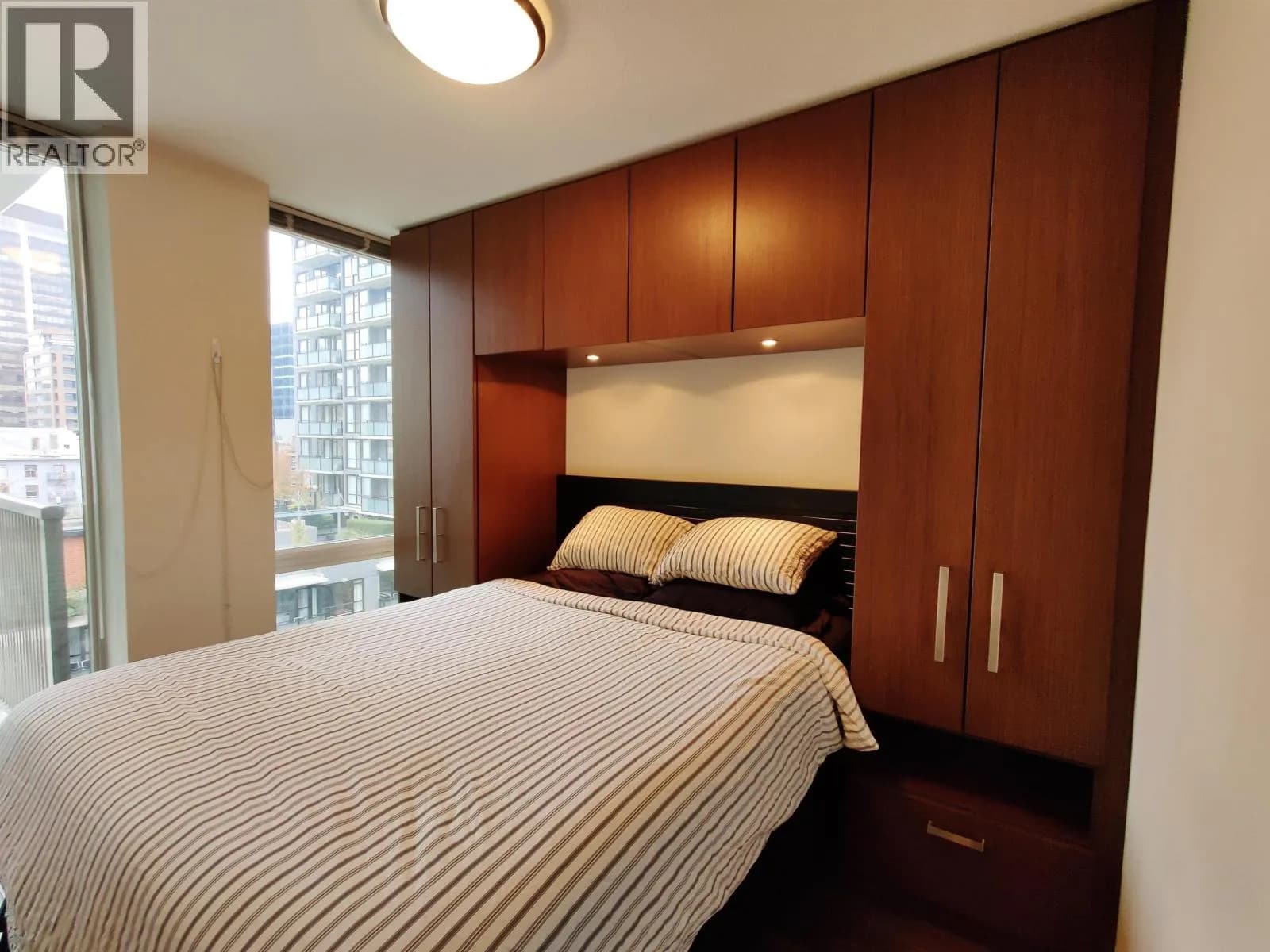 #1002 1055 RICHARDS STREET, Vancouver, BC photo 5
