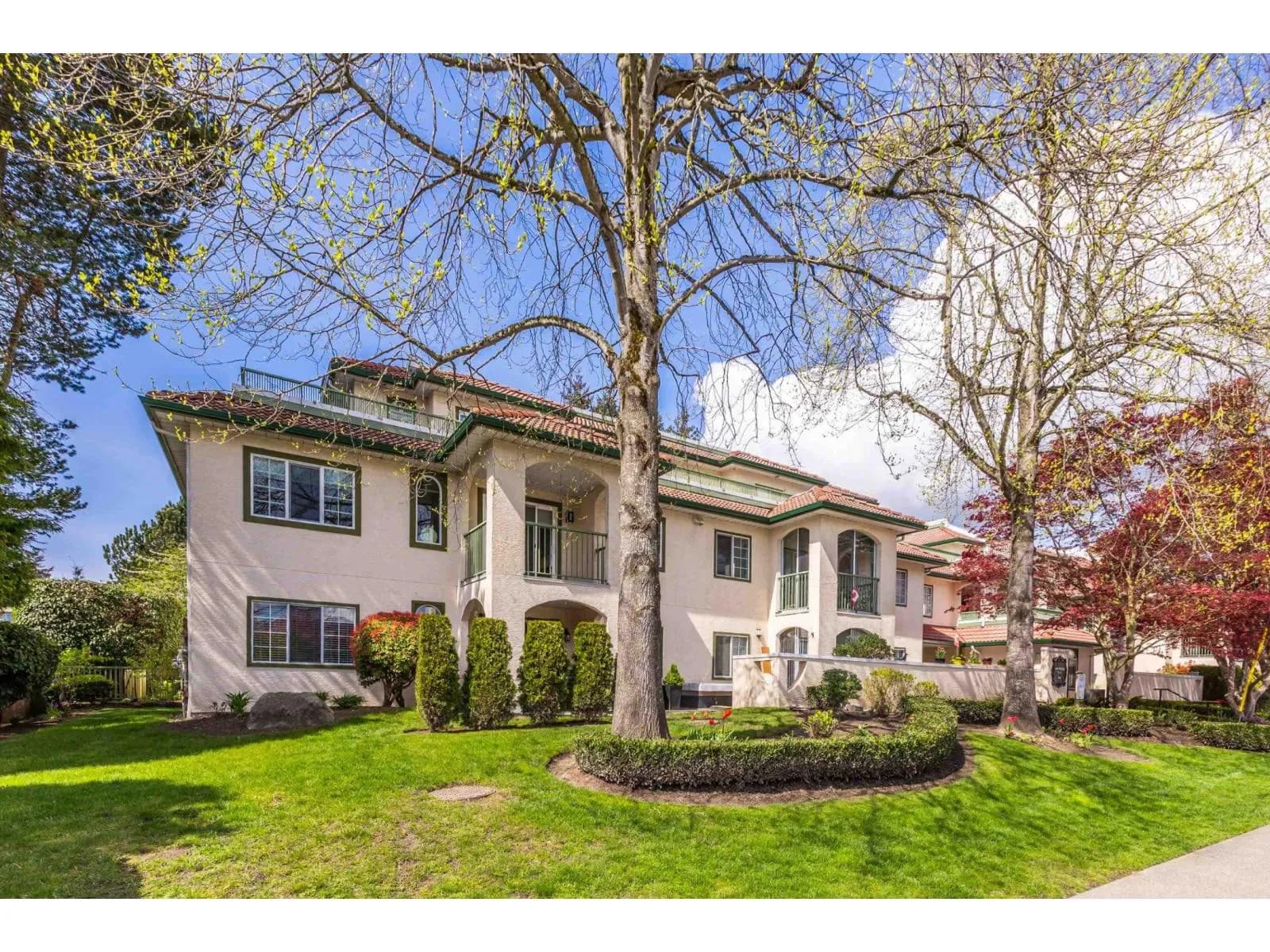 1447 BEST STREET, White Rock