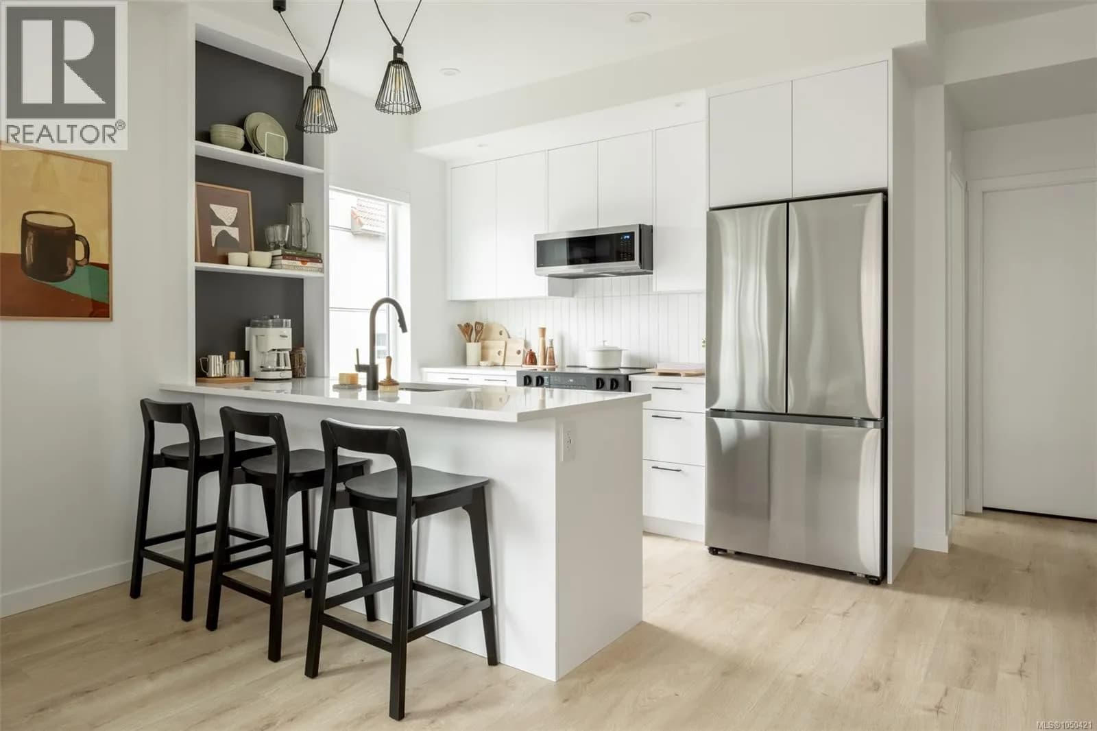 1075 Tillicum Rd, Esquimalt
