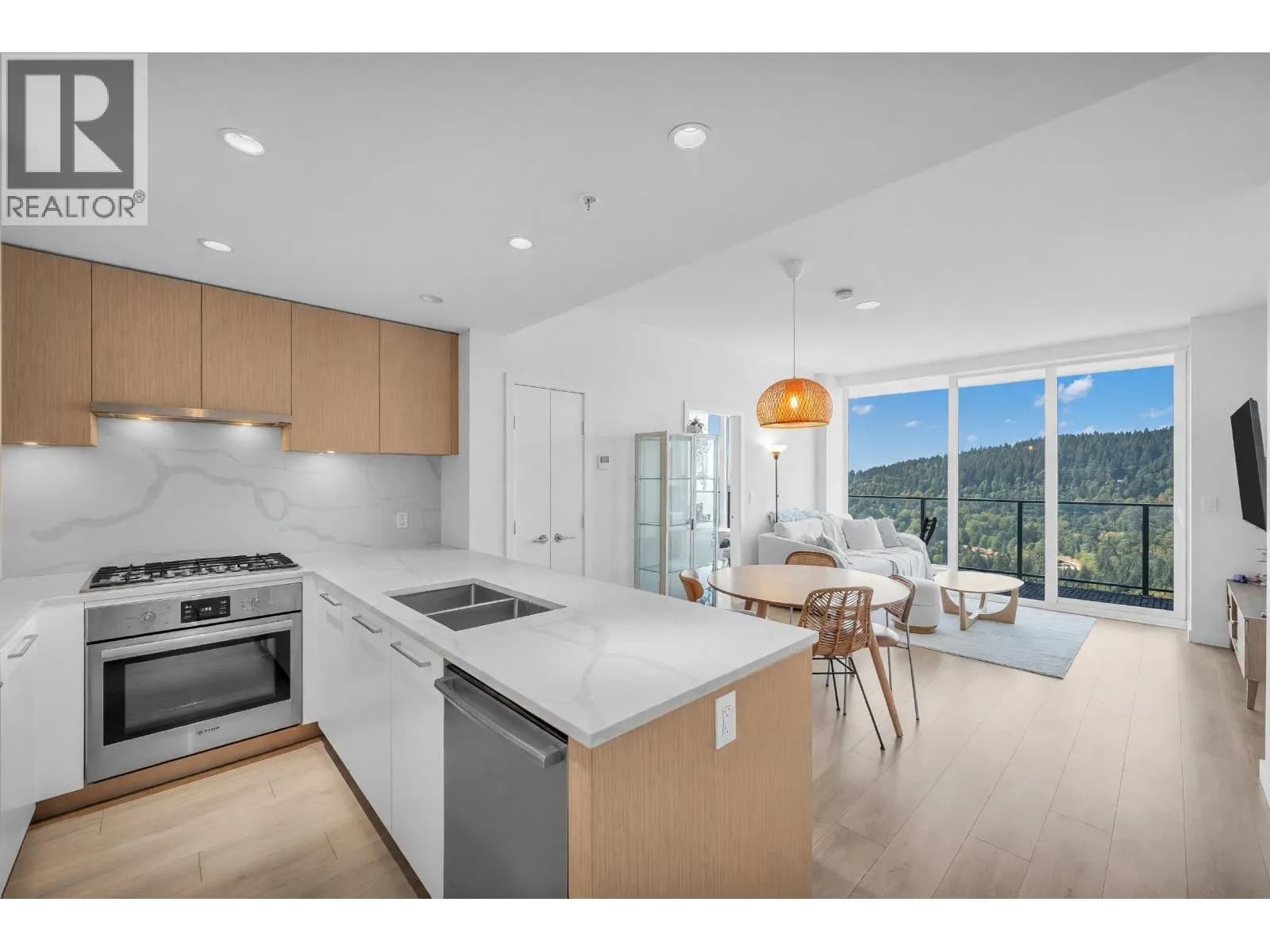 #3202 567 CLARKE ROAD, Coquitlam, BC photo 5