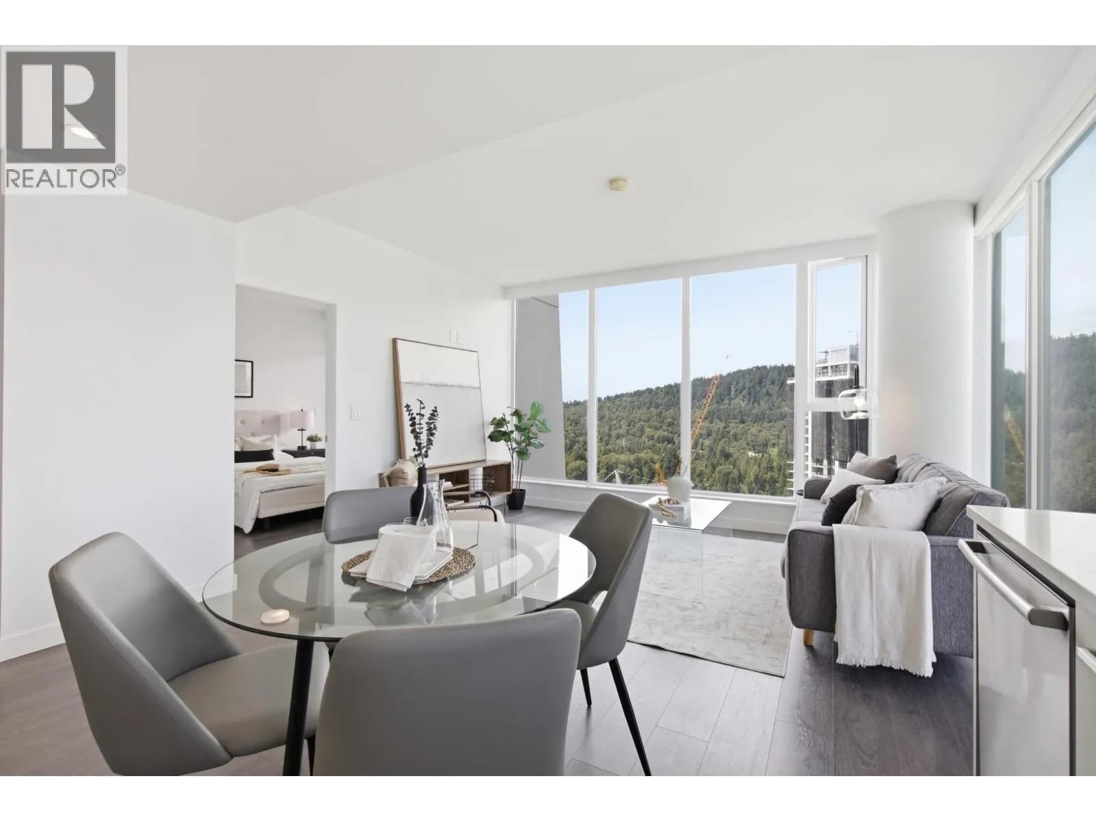 #1604 567 CLARKE ROAD, Coquitlam, BC photo 4