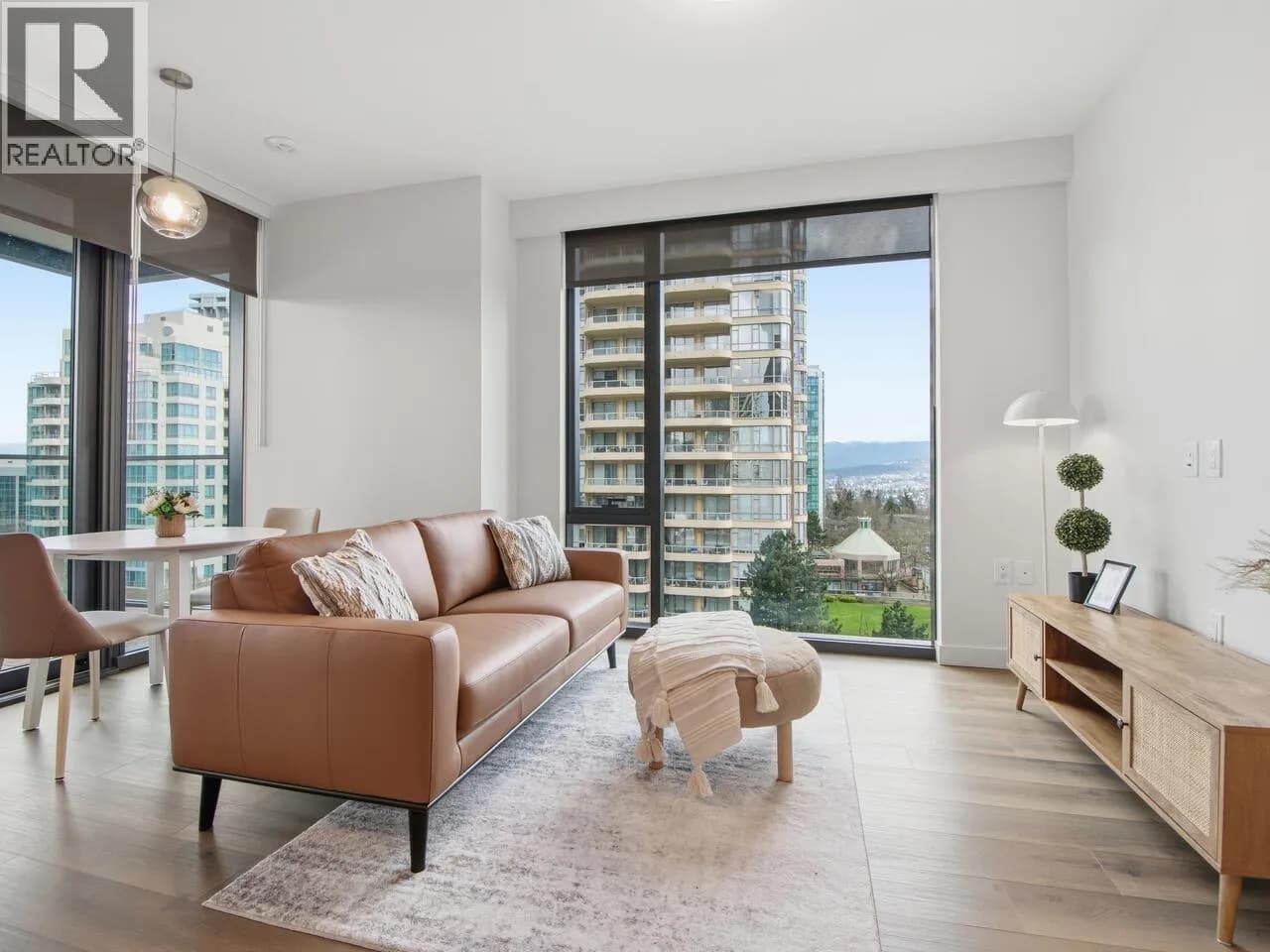 #607 5987 WILSON AVENUE, Burnaby, BC photo 3