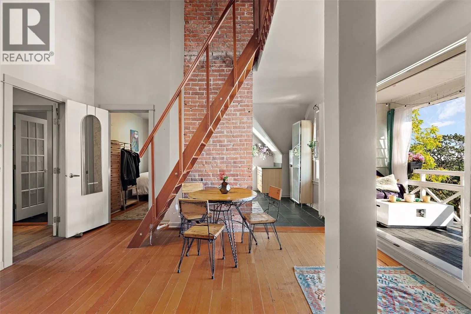 #5 1715 Rockland Ave, Victoria, BC photo 3