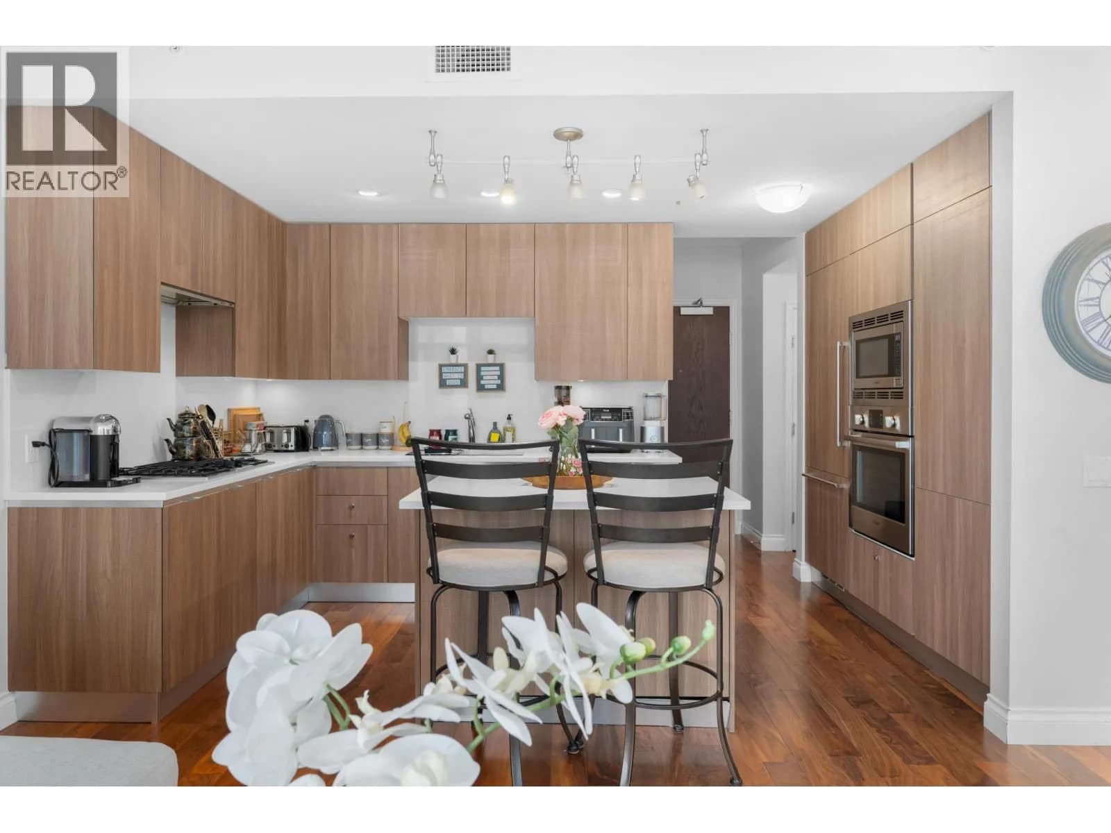 #204 175 VICTORY SHIP WAY, North Vancouver, BC photo 5