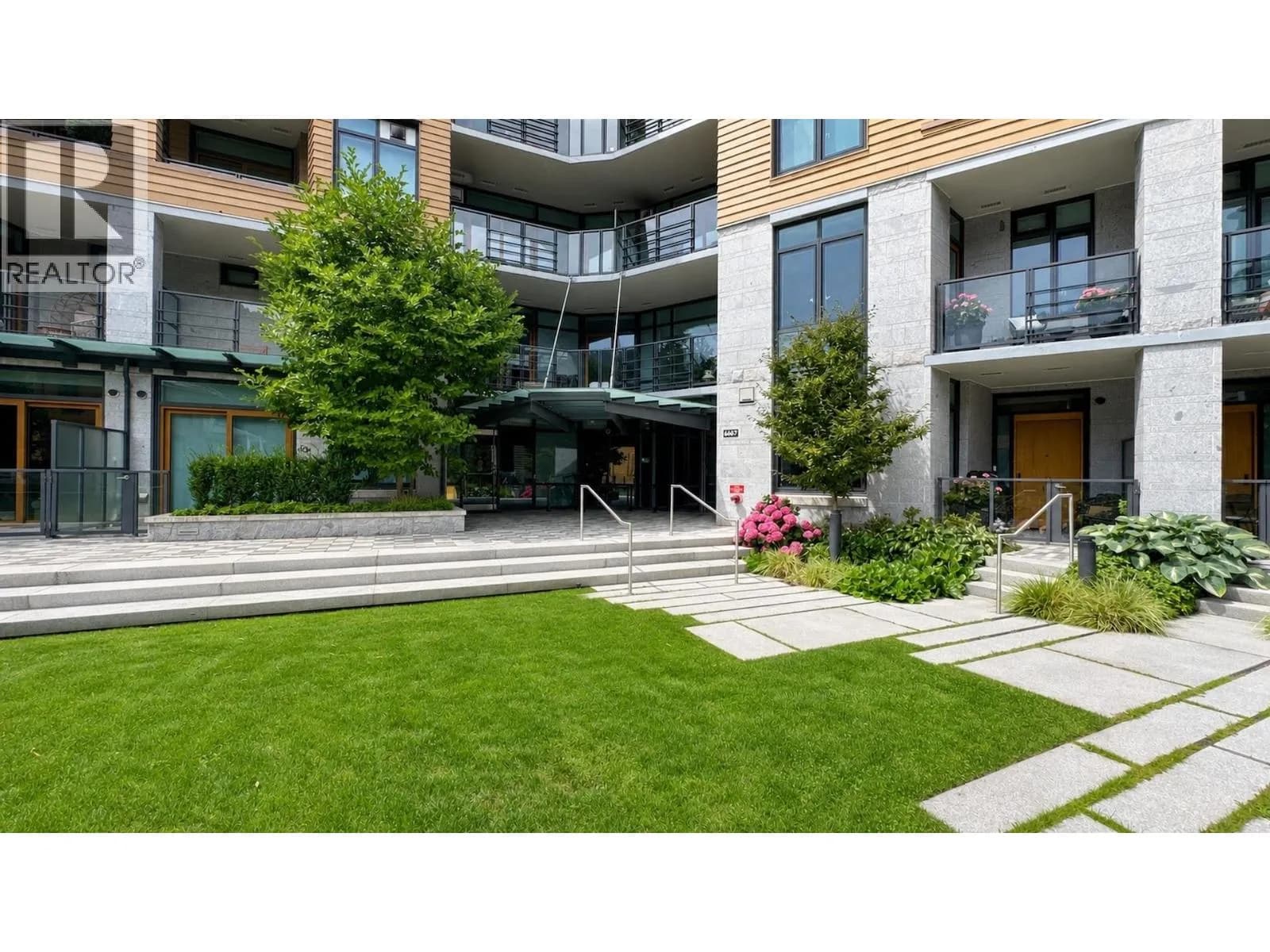 #501 6687 NELSON AVENUE, West Vancouver, BC photo 2