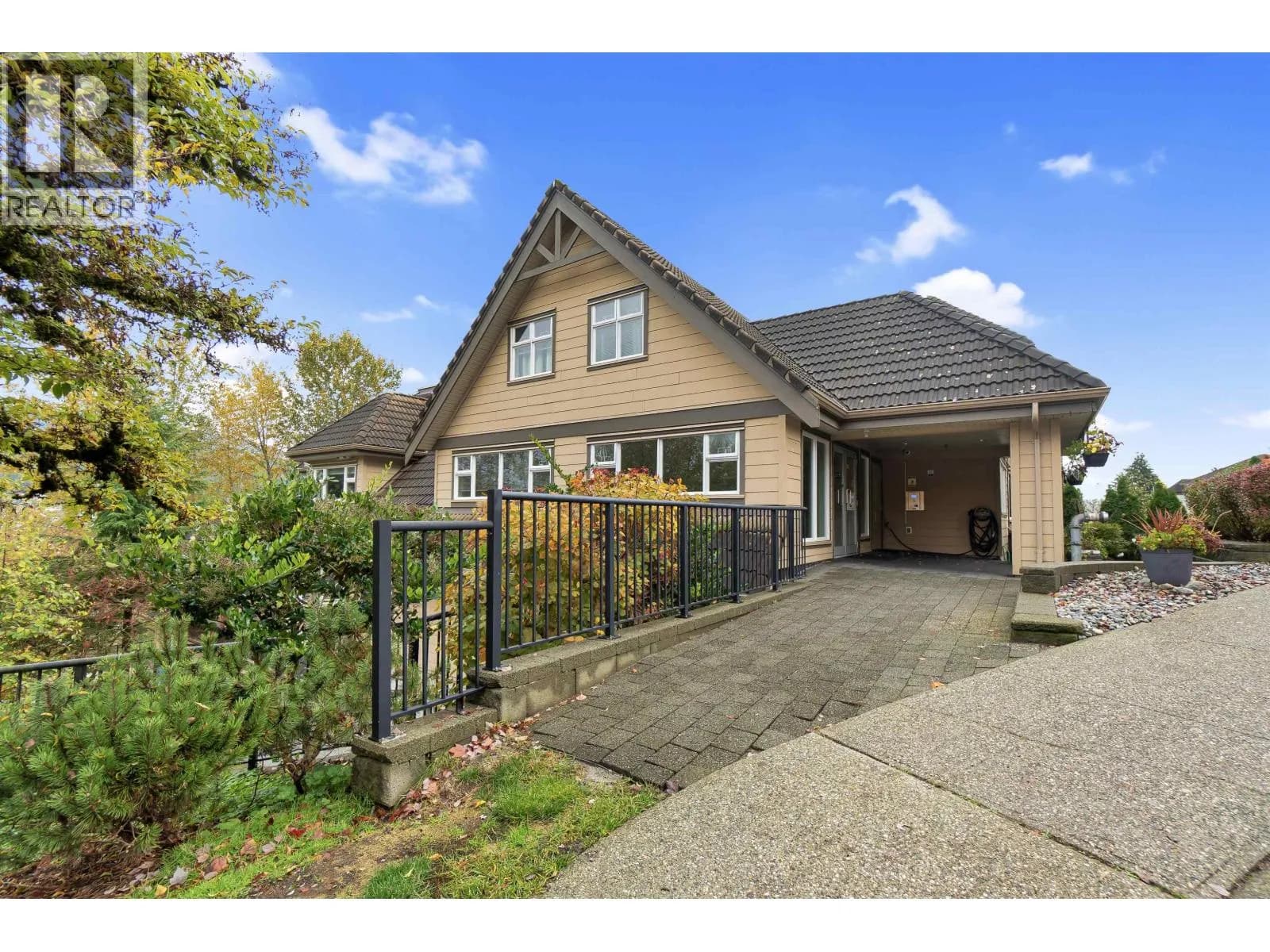#111 160 SHORELINE CIRCLE, Port Moody, BC photo 4