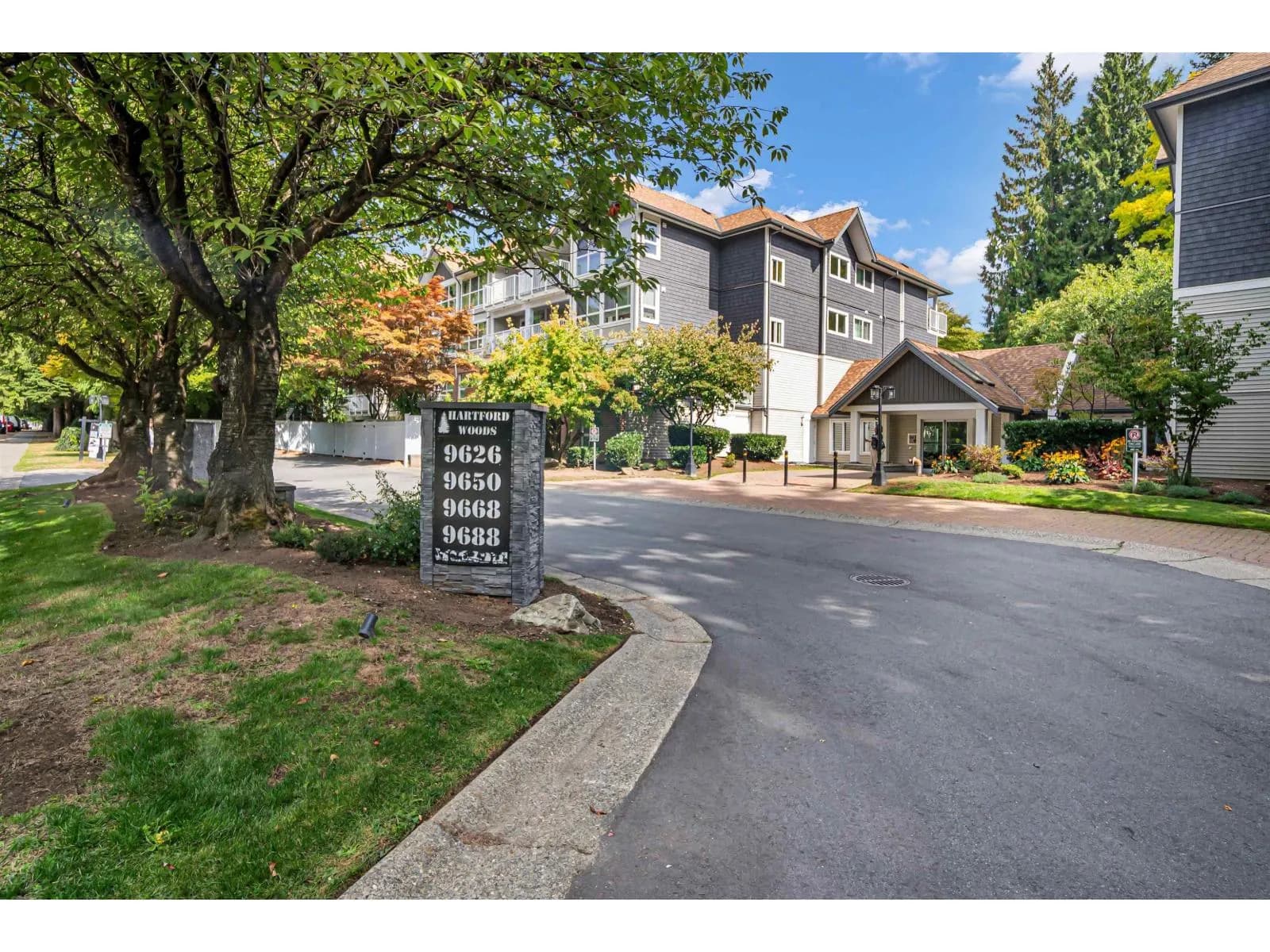 #202 9650 148 STREET, Surrey, BC photo 3